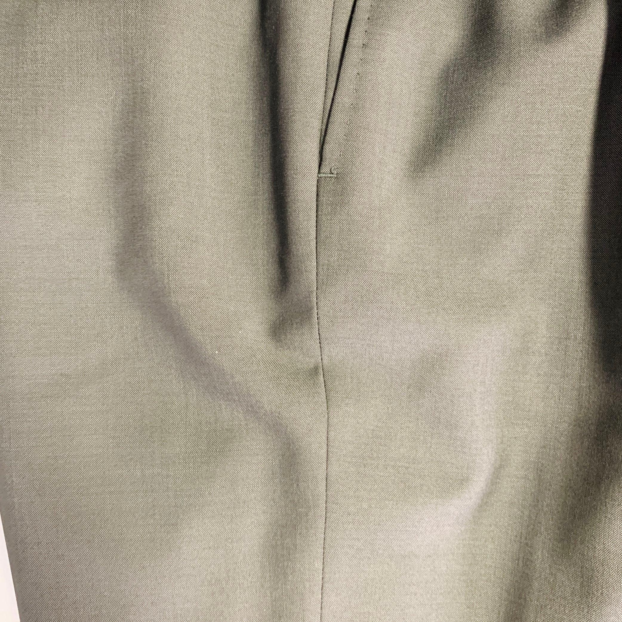 VALENTINO Taille 34 Pantalon habillé fuselé à devant plat en laine mohair gris anthracite en vente 3