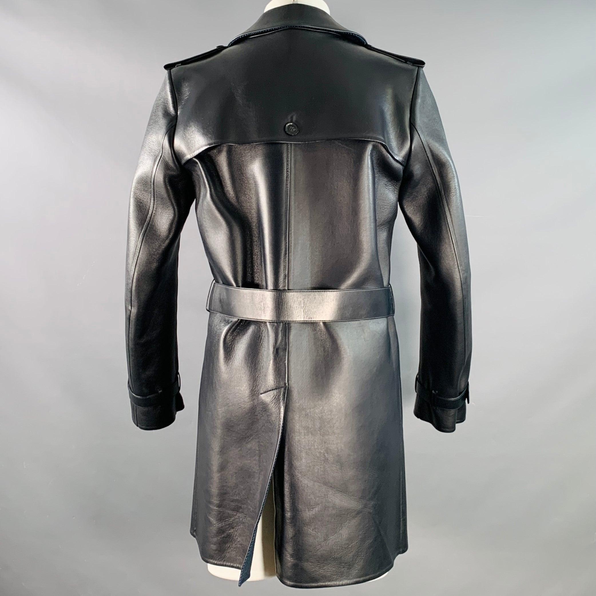 Trench-coat ceinturé en cuir d'agneau marine Taille 38 VALENTINO Bon état - En vente à San Francisco, CA