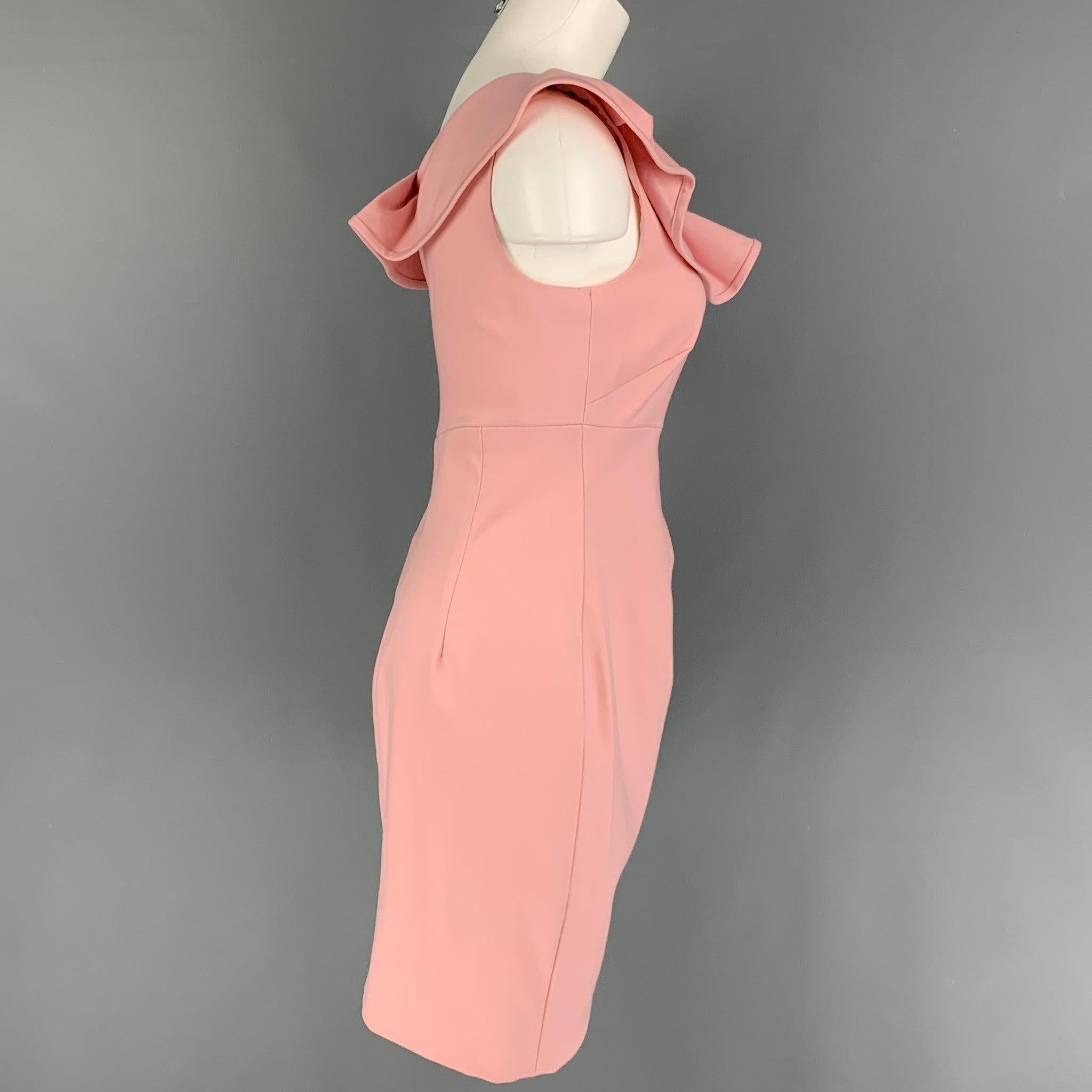 VALENTINO cocktail dress comes in a blush pink wool featuring a one shoulder design, ruffled detail, front side slit, and a side zipper closure. Made in Italy.
Very Good
Pre-Owned Condition. 

Marked:   6 

Measurements: 
  Bust: 28 inches  Waist: