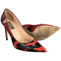 VALENTINO Größe 7::5 Rote Camouflage Spitze Rockstud Pumps