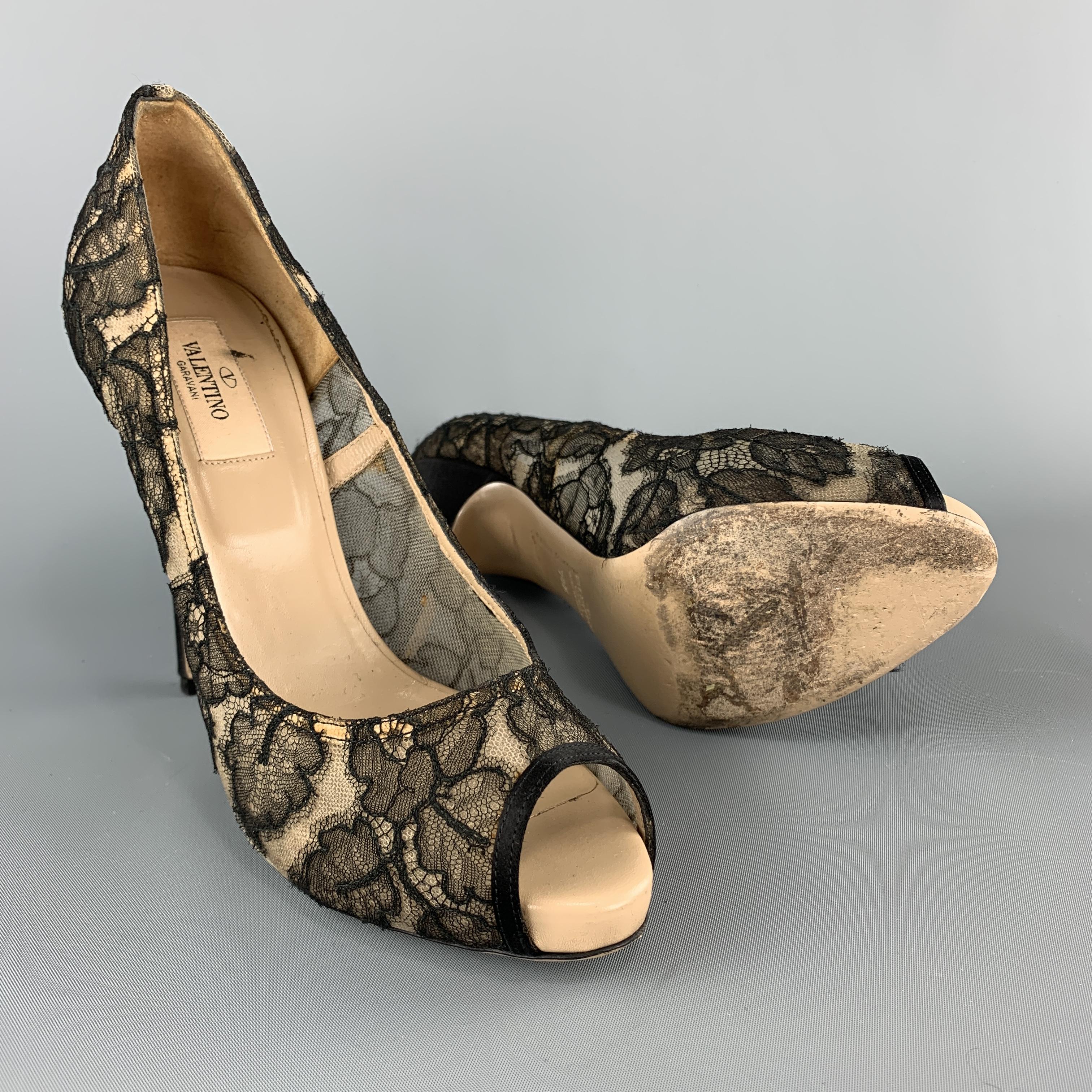 VALENTINO Size 8.5 Black & Beige Lace Peep Toe Platform Pumps In Excellent Condition In San Francisco, CA