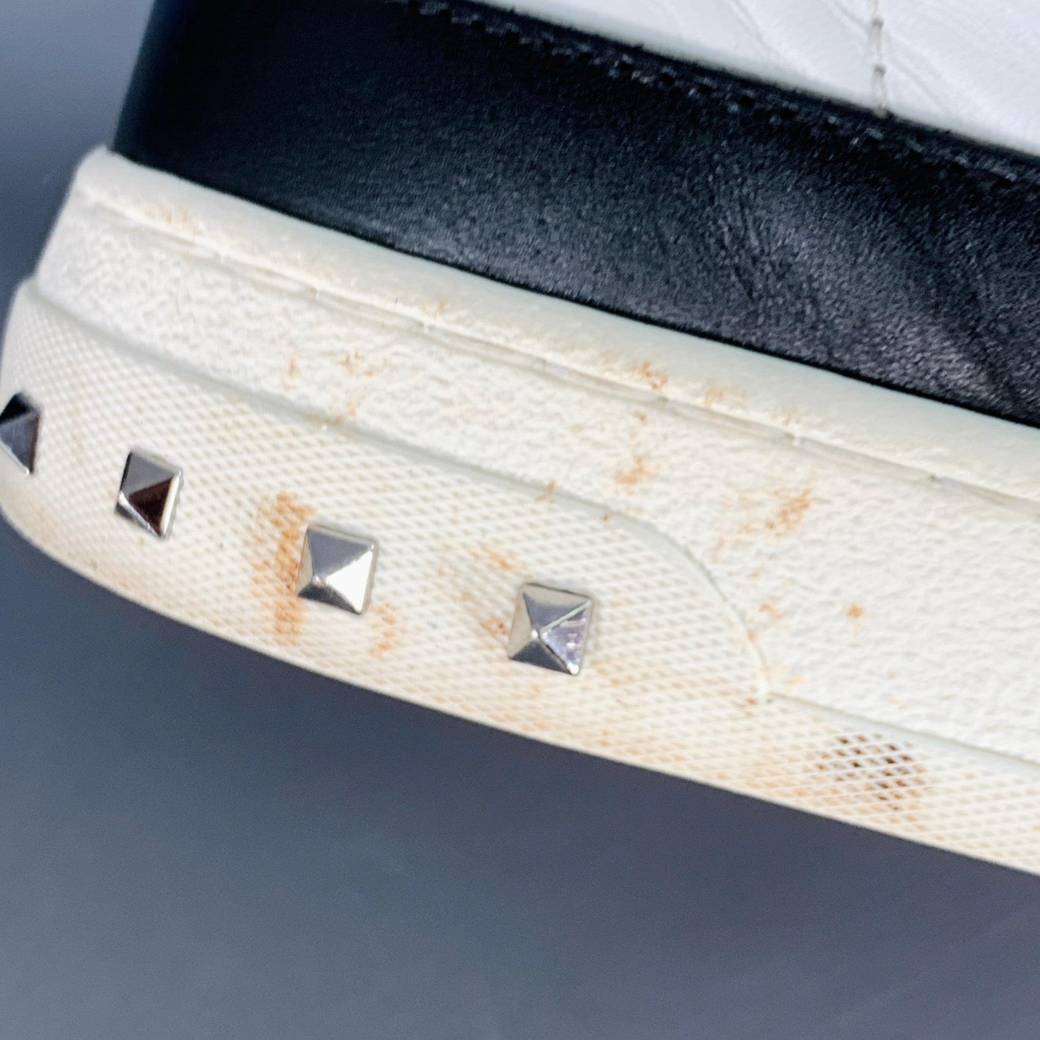 VALENTINO Taille 8.5 White Black Two Toned Leather Belted Sneakers en vente 5