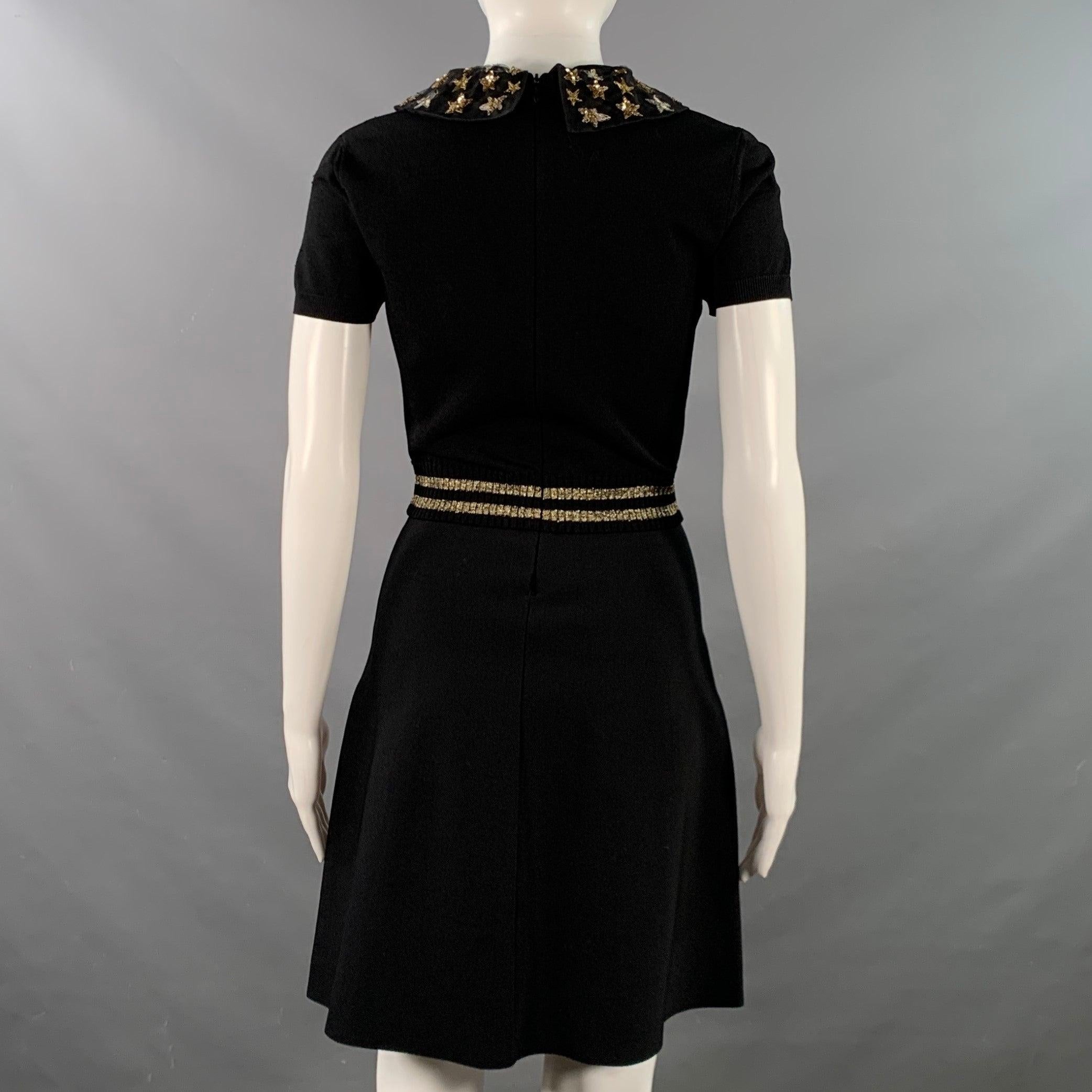 VALENTINO Size M Black Gold Viscose Blend Stars Applique Short Sleeve Dress Bon état - En vente à San Francisco, CA
