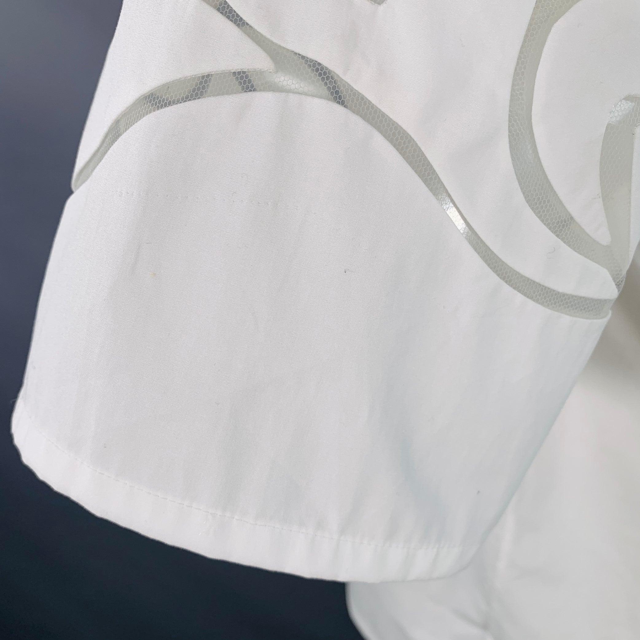 VALENTINO Size M White Lace Cotton Silk Hidden Placket Short Sleeve Shirt (Chemise à manches courtes en dentelle de coton et soie) Pour hommes en vente