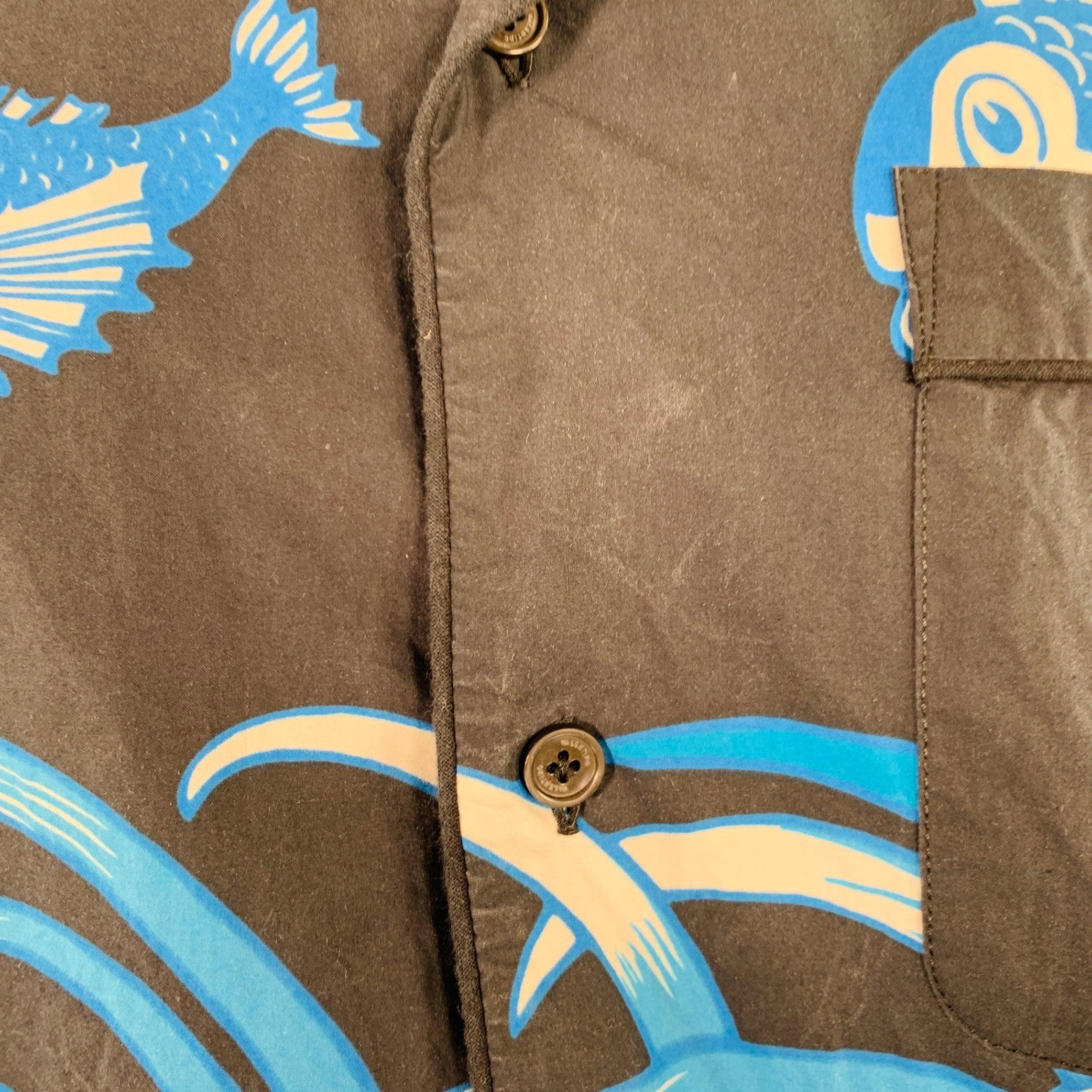 VALENTINO Size S Black White Blue Koi Fish Cotton One Pocket Camp Short Sleeve Shirt en vente 2