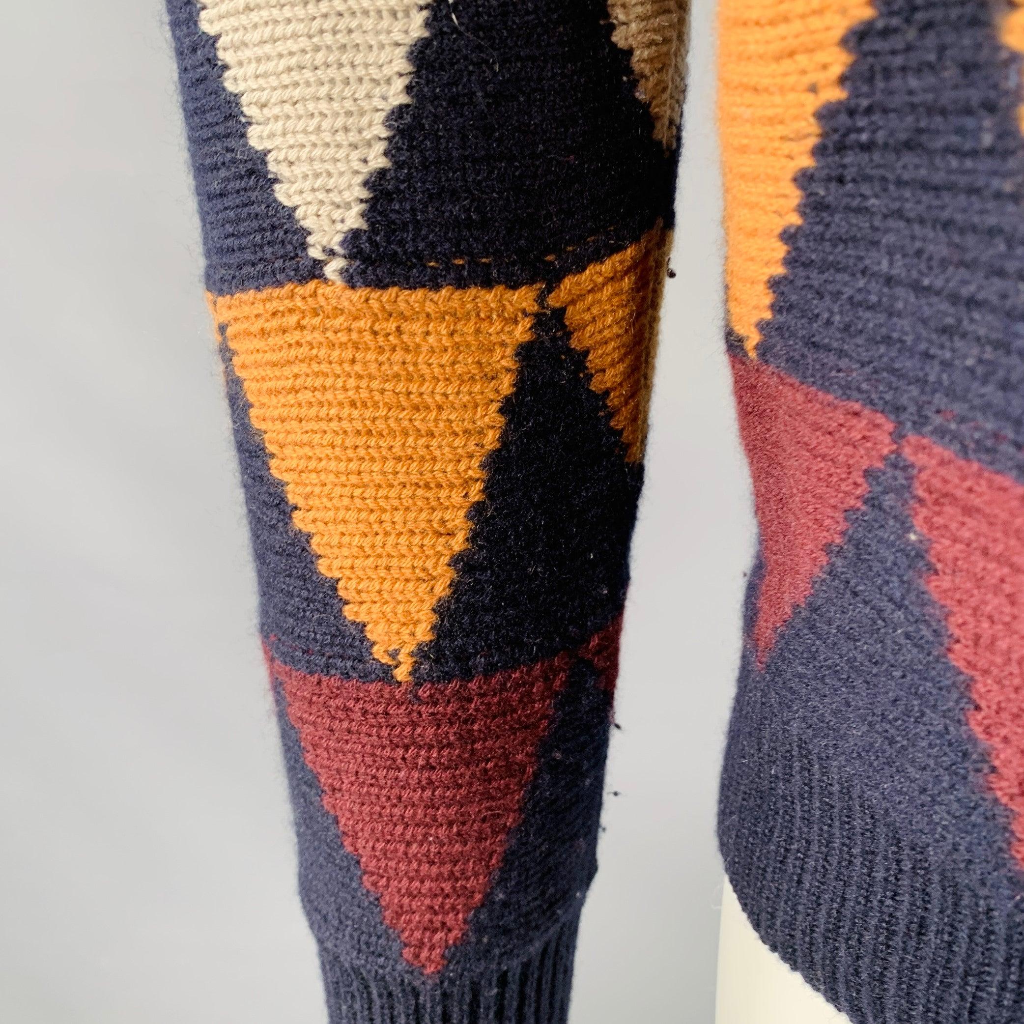 VALENTINO Pull col ras du cou triangulaire en cachemire multicolore taille S Pour hommes en vente