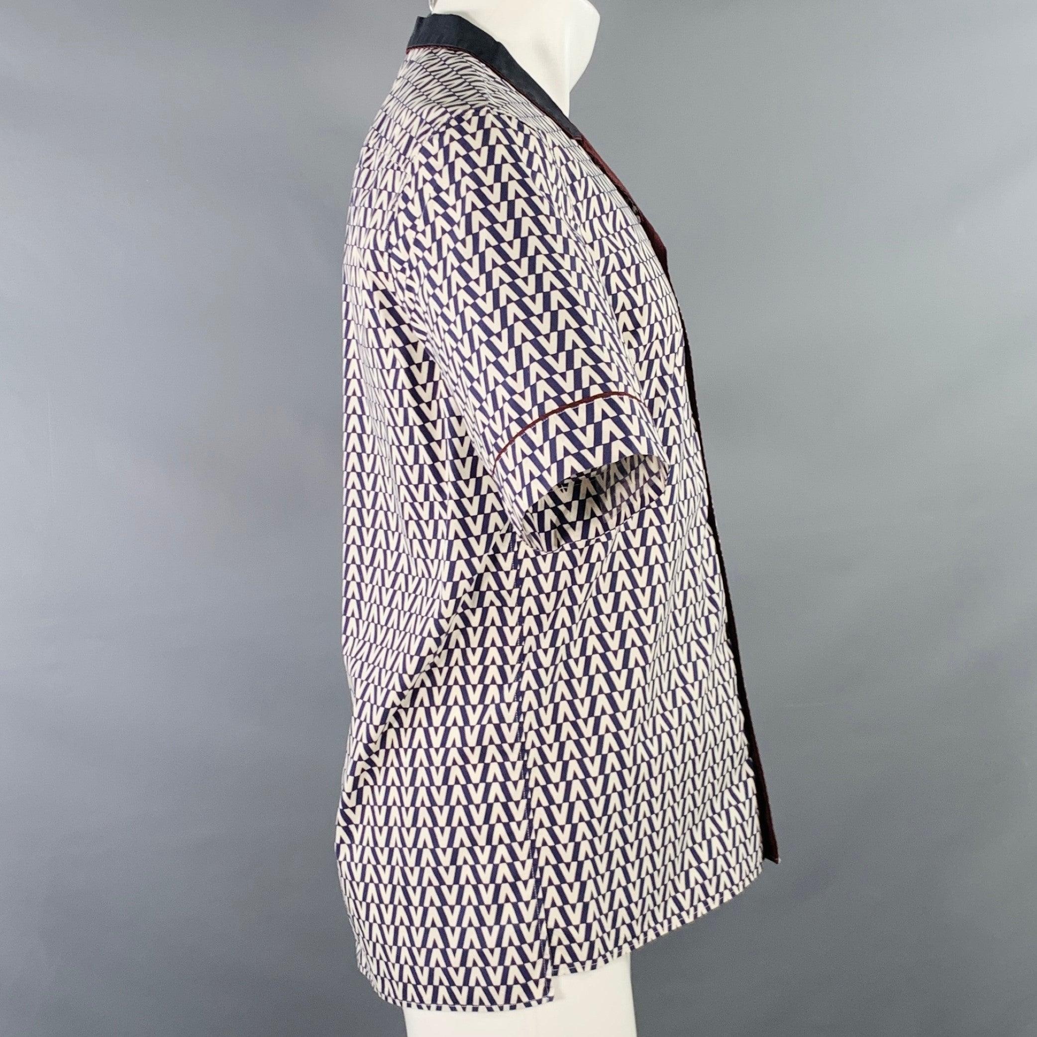 Rouge VALENTINO Size S Navy White Burgundy Monogram Cotton Camp Short Sleeve Shirt en vente