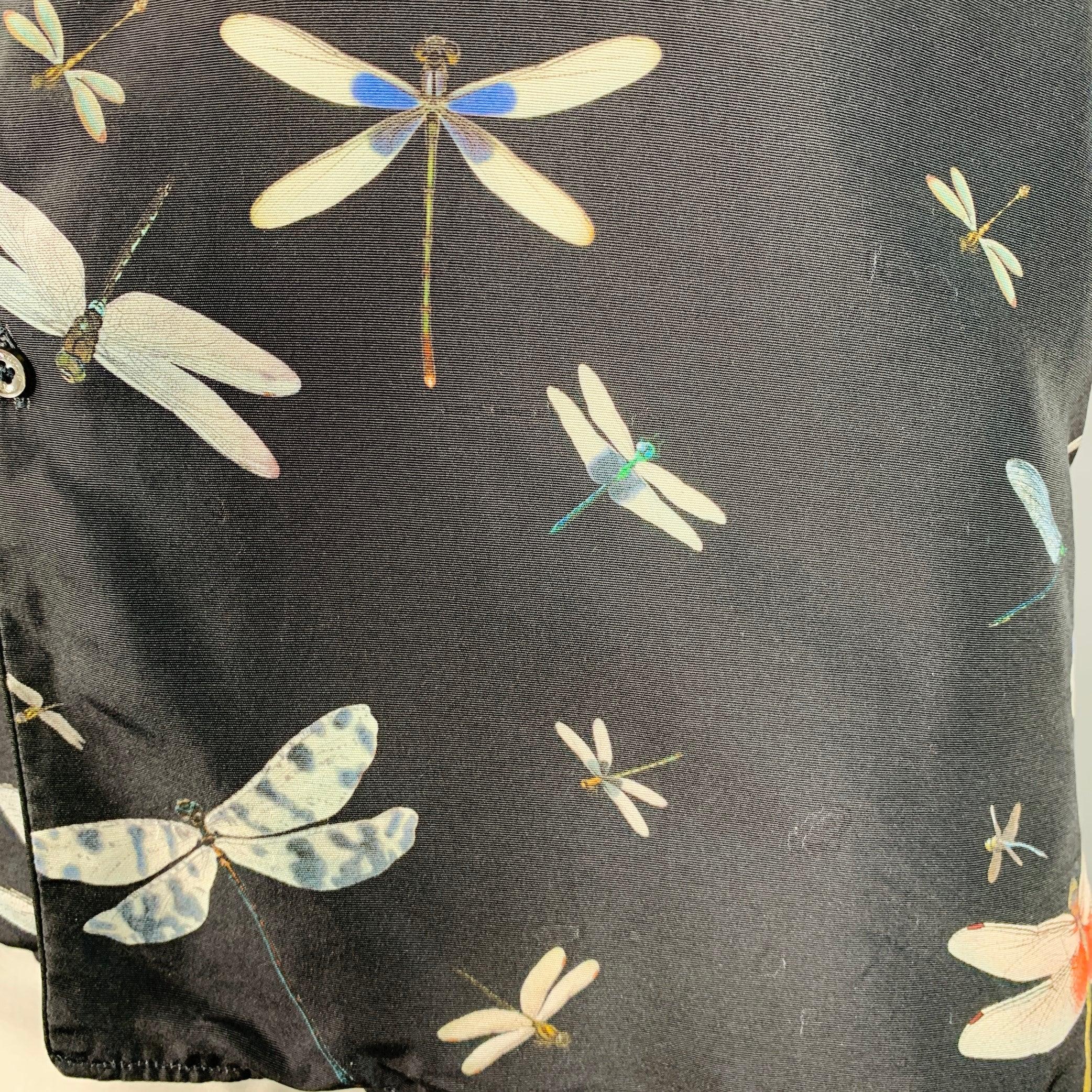 VALENTINO Größe XL Schwarz Multi Farbe Libellen Seide eine Tasche Camp Kurzarm-Shirt im Zustand „Gut“ im Angebot in San Francisco, CA