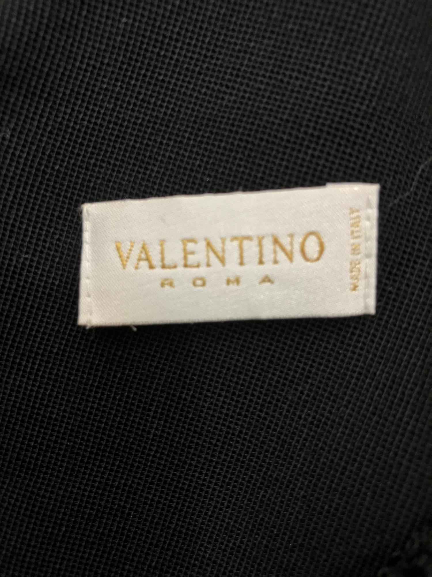 Valentino Schwarzer rmelloser Mantel mit schwarzem Rckendekollet. 8