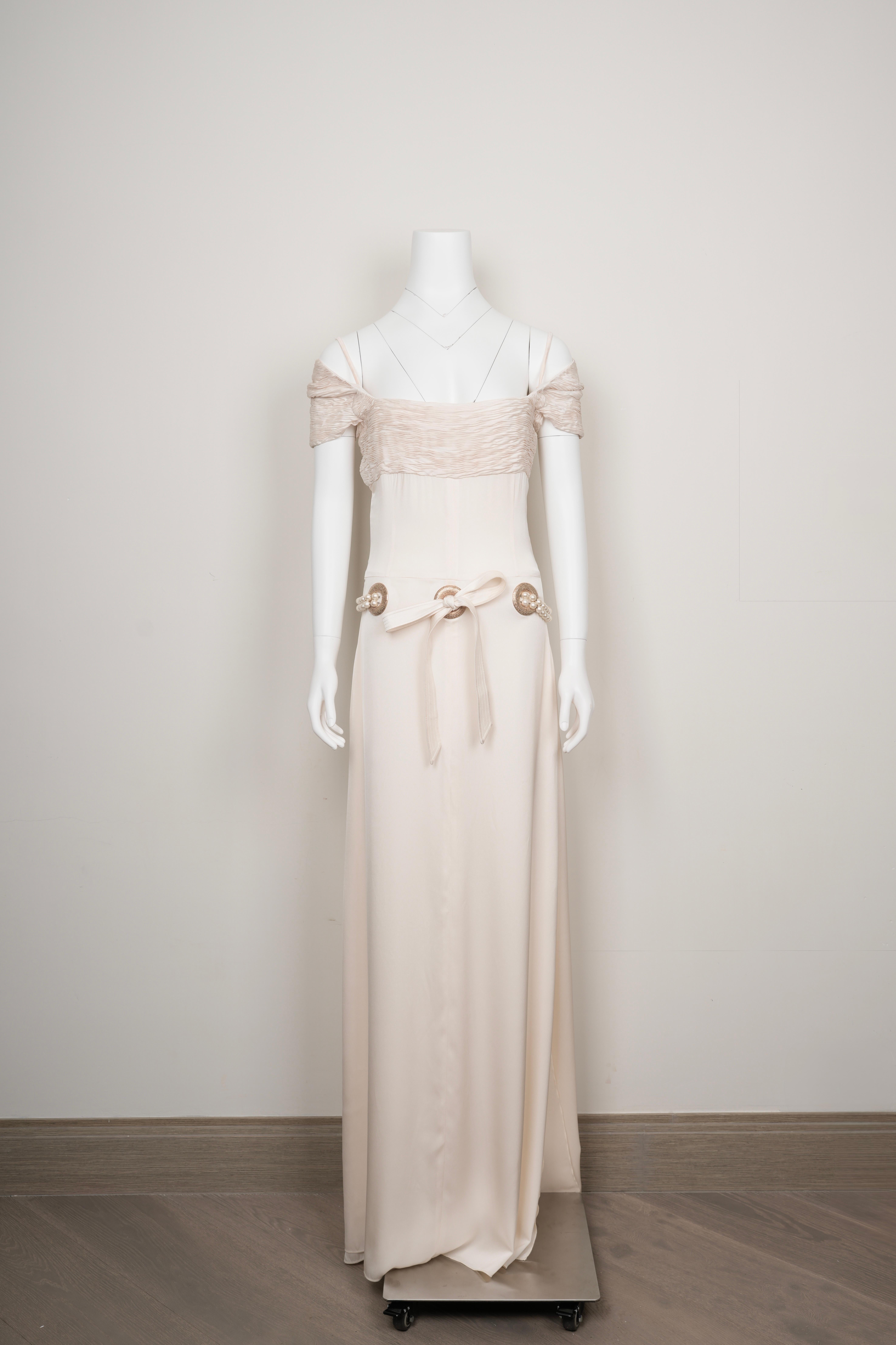 Valentino Spring 2005 - Robe en daim de soie ivoire en vente 5
