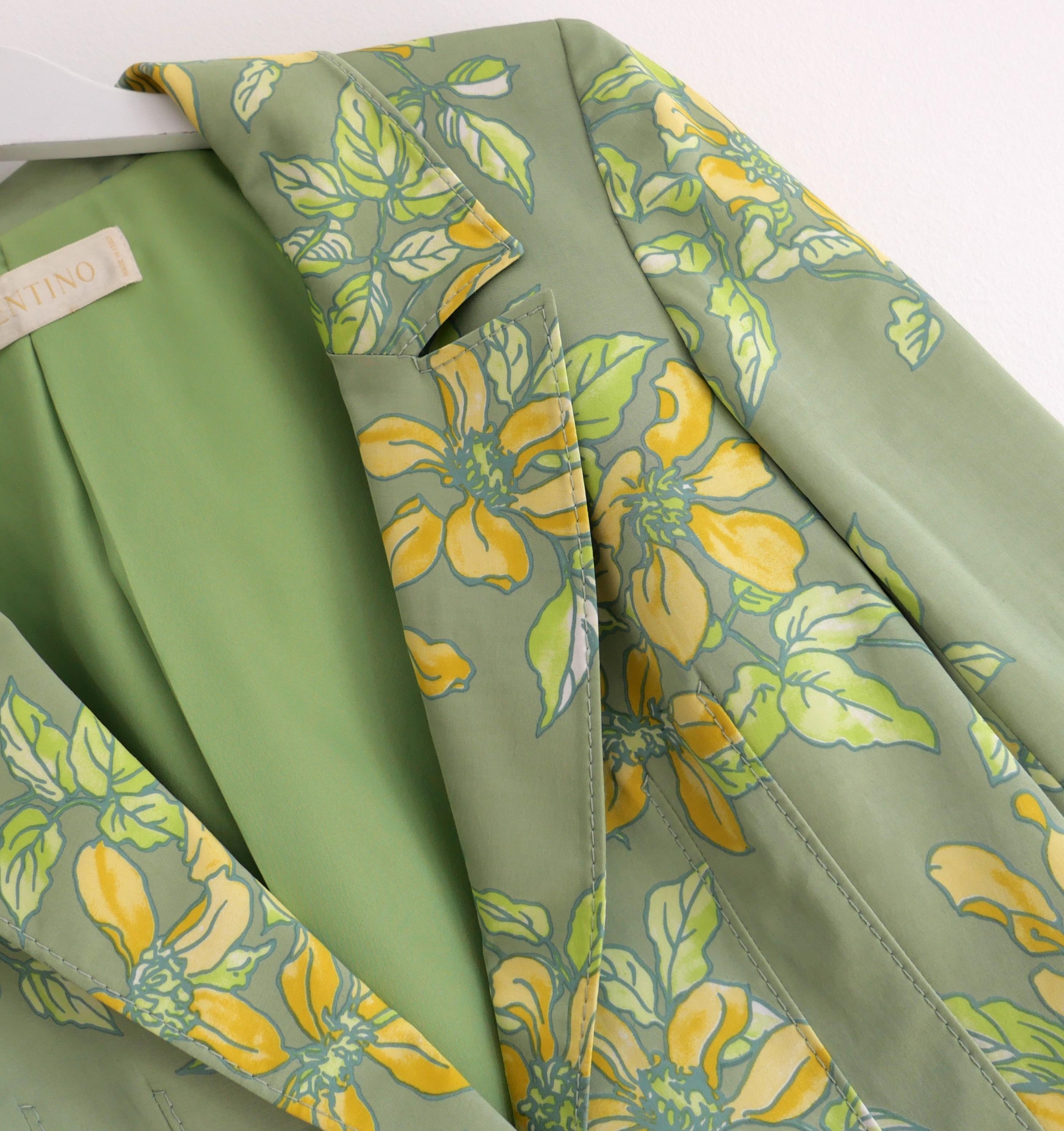 Beige Valentino Spring 2006 Chinese Floral Blazer Jacket For Sale