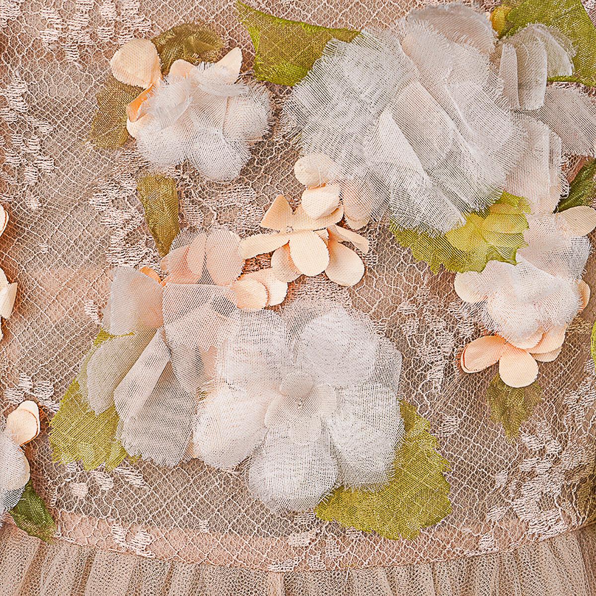 Valentino Trägerloses Empire-Kleid in Nude mit Blumenschmuck 1 von 2 Größe 0 im Zustand „Gut“ in Miami, FL