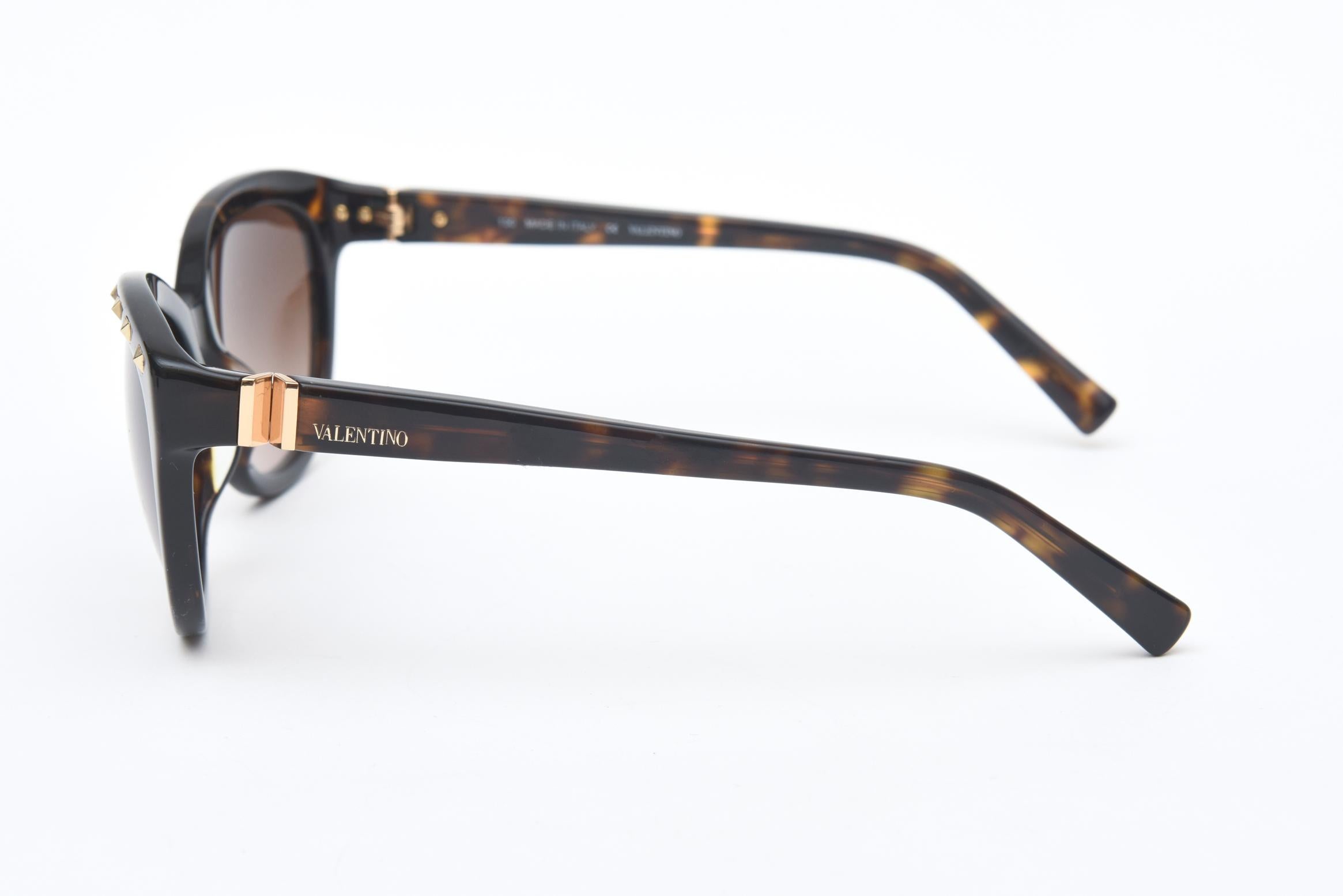 Valentino Nieten-Sonnenbrille Italienisch (Grau) im Angebot
