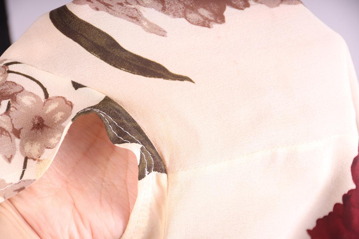 Valentino suit skirt + silk t-shirt Twin Set For Sale 8