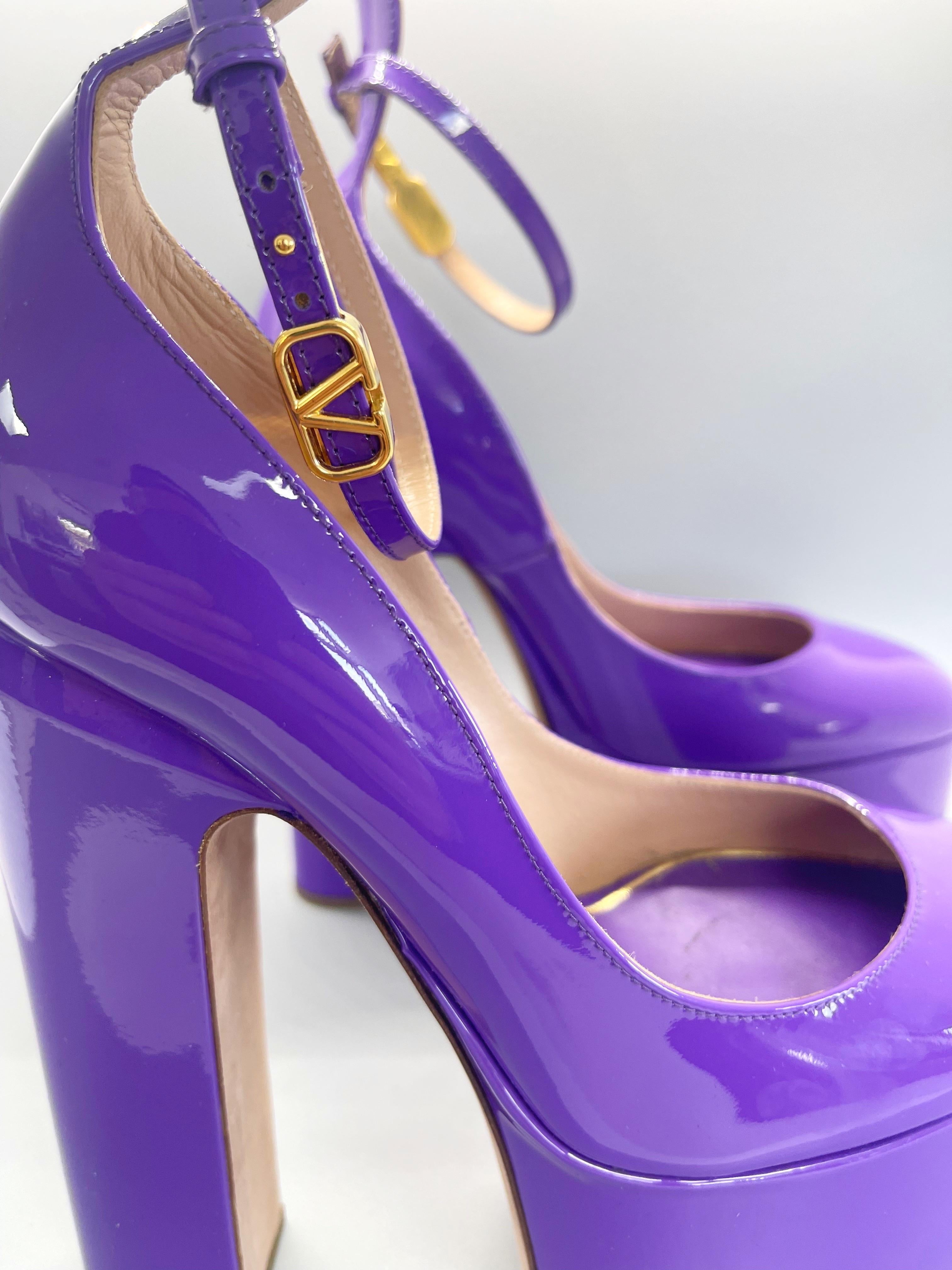 Valentino Tan-Go Spring 2022 Size 36.5 6.5 Purple Patent Leather Platform Heels For Sale 6