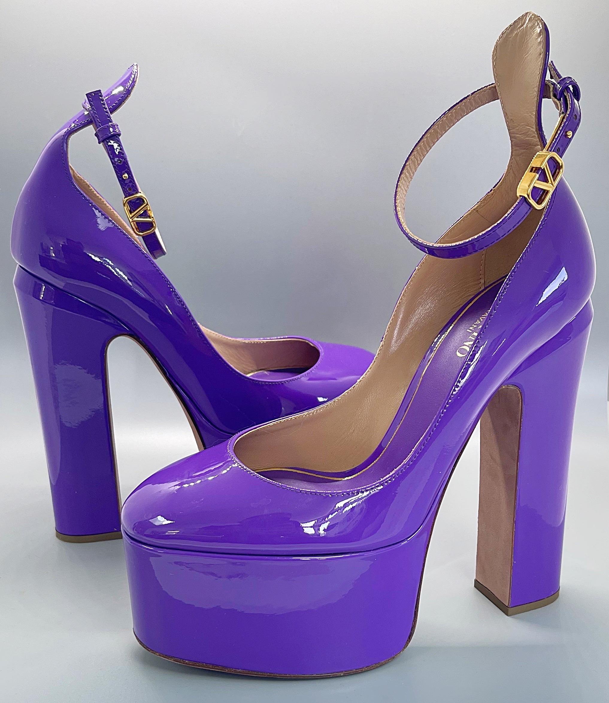 Valentino Tan-Go Spring 2022 Size 36.5 6.5 Purple Patent Leather Platform Heels For Sale 8