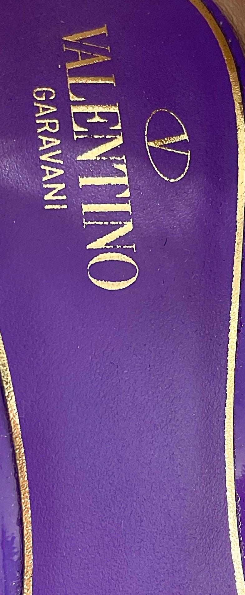 Valentino Tan-Go Spring 2022 Size 36.5 6.5 Purple Patent Leather Platform Heels In Excellent Condition For Sale In San Diego, CA