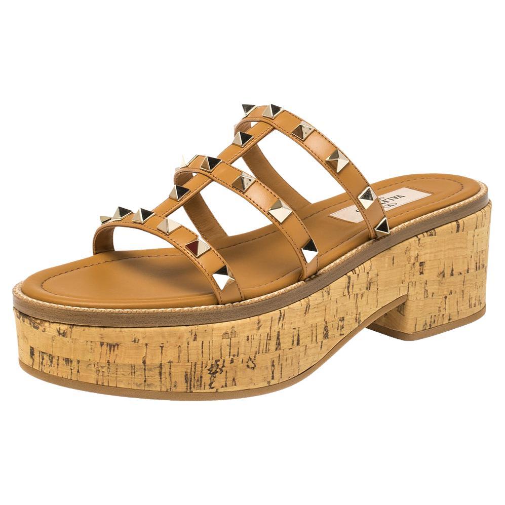 Abundantly udgifterne Asien Valentino Tan/Tan Studcork Sandals Size EU 38 For Sale at 1stDibs