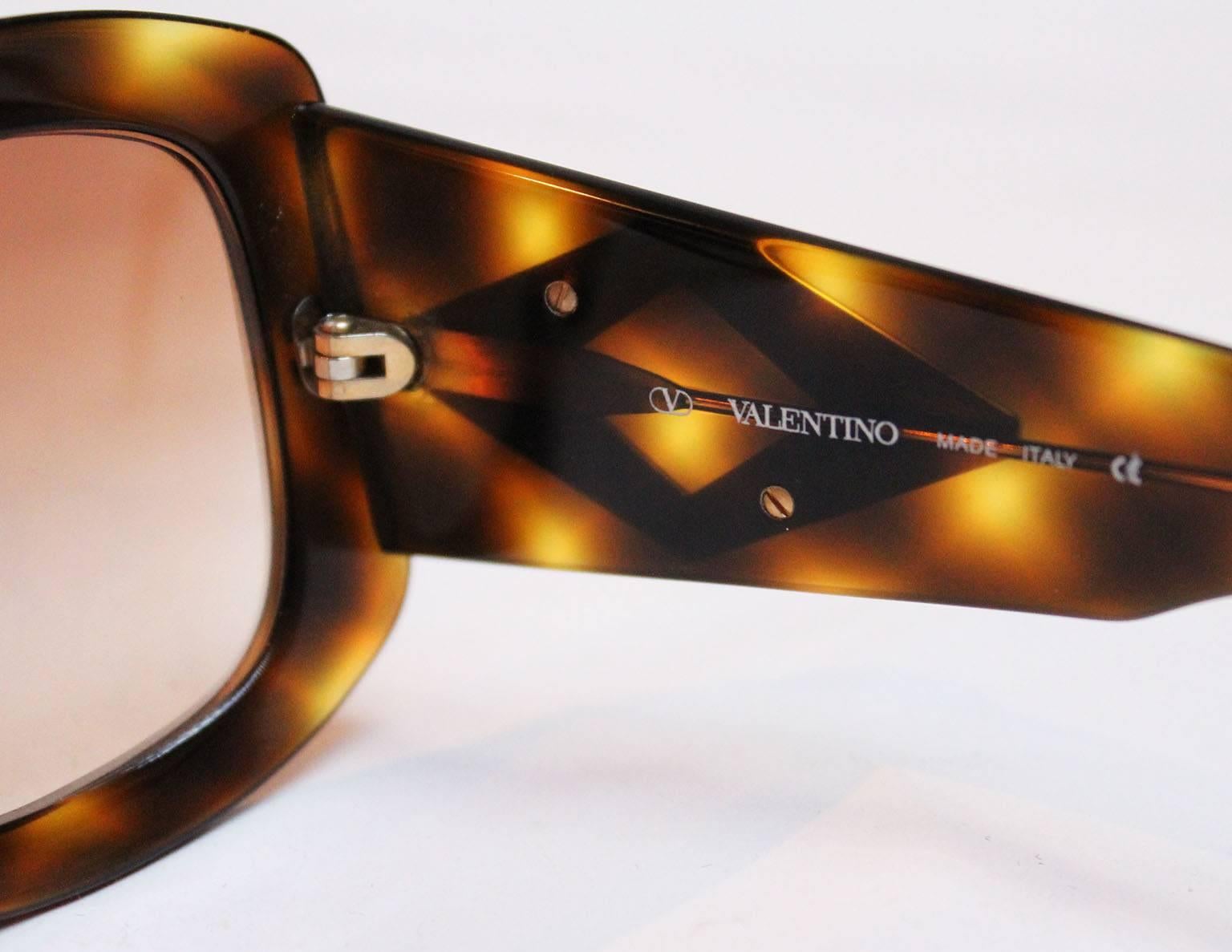 Valentino Tortoiseshell Sunglasses, 1980s  In Excellent Condition In London, GB