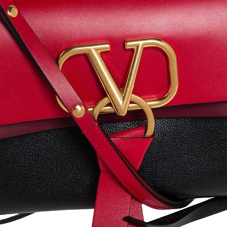 Valentino Women's Shoulder Bag V-Ring Black/Red Leather For Sale at 1stDibs