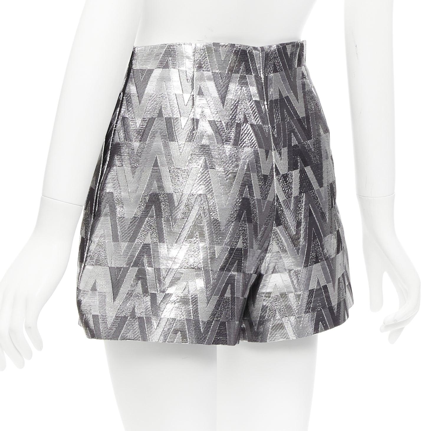 VALENTINO V Optical metallic silver graphic jacquard highwa stied shorts IT38 XS For Sale 3
