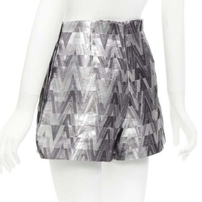 VALENTINO V Optical metallic silver graphic jacquard highwa stied shorts IT38 XS For Sale 2