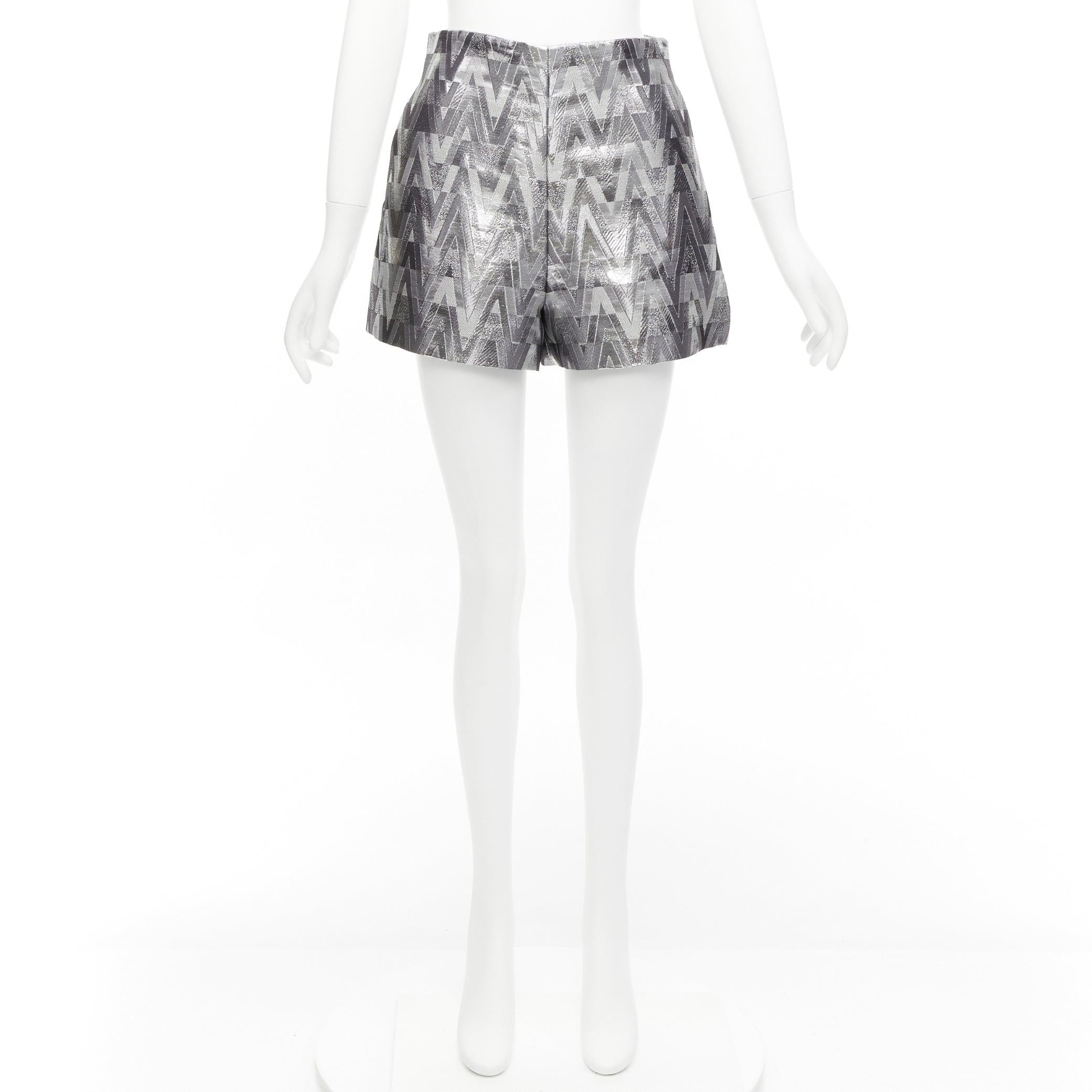 VALENTINO V Optical metallic silver graphic jacquard highwa stied shorts IT38 XS For Sale 6