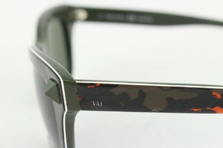 Valentino V670SC Camouflage Rockstud Sunglasses 136val78 at  display picture 2