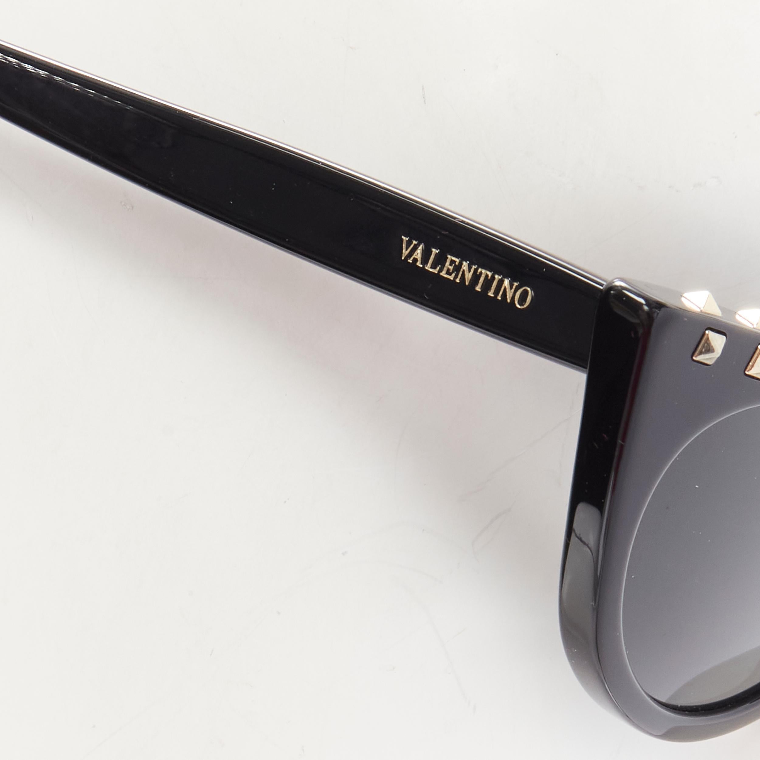 Gray VALENTINO VA4018 Rockstud black gold studded cateye sunglasses For Sale