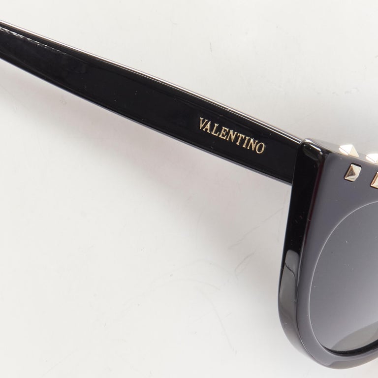 VALENTINO VA4018 Rockstud black gold studded cateye sunglasses Valentino Garavani - V-Goldcut Cat Eye Sunglasses in Black main image 3