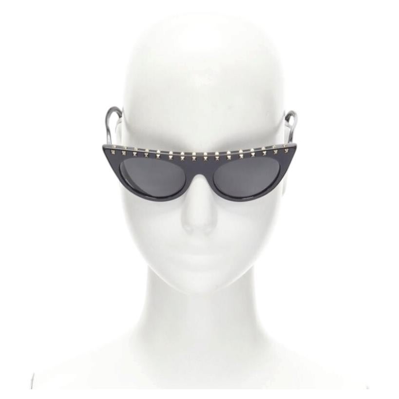 VALENTINO VA4018 Rockstud black gold studded cateye sunglasses For Sale