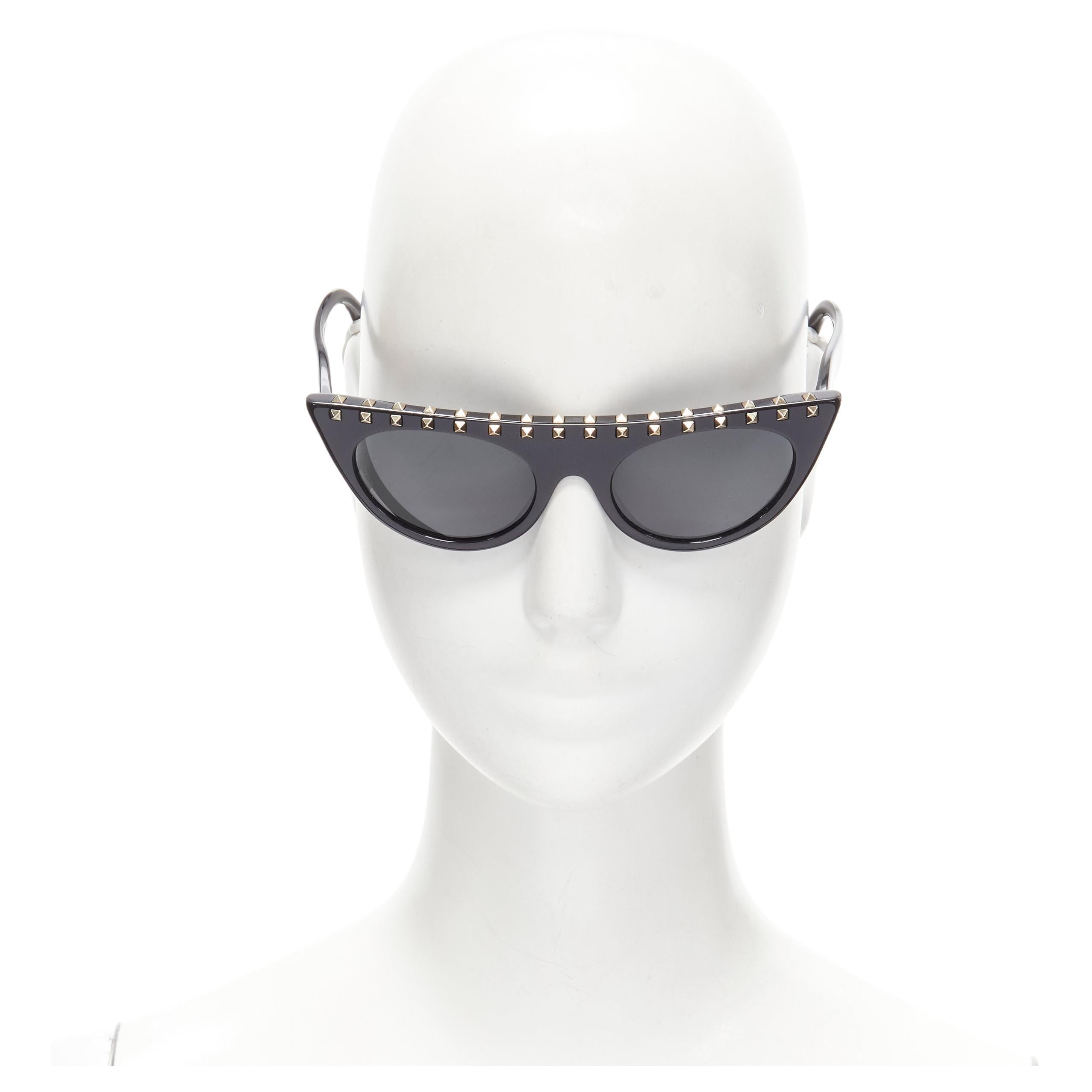 VALENTINO VA4018 Rockstud black gold studded cateye sunglasses For Sale