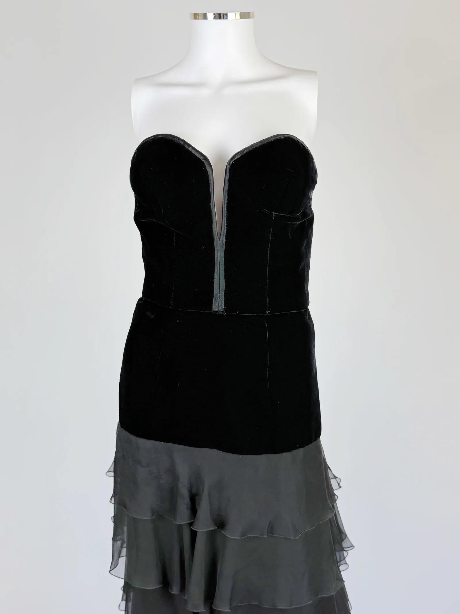 Vestido de noche de terciopelo y seda Valentino, FW 1995 en Bueno estado para la venta en Marlborough, GB