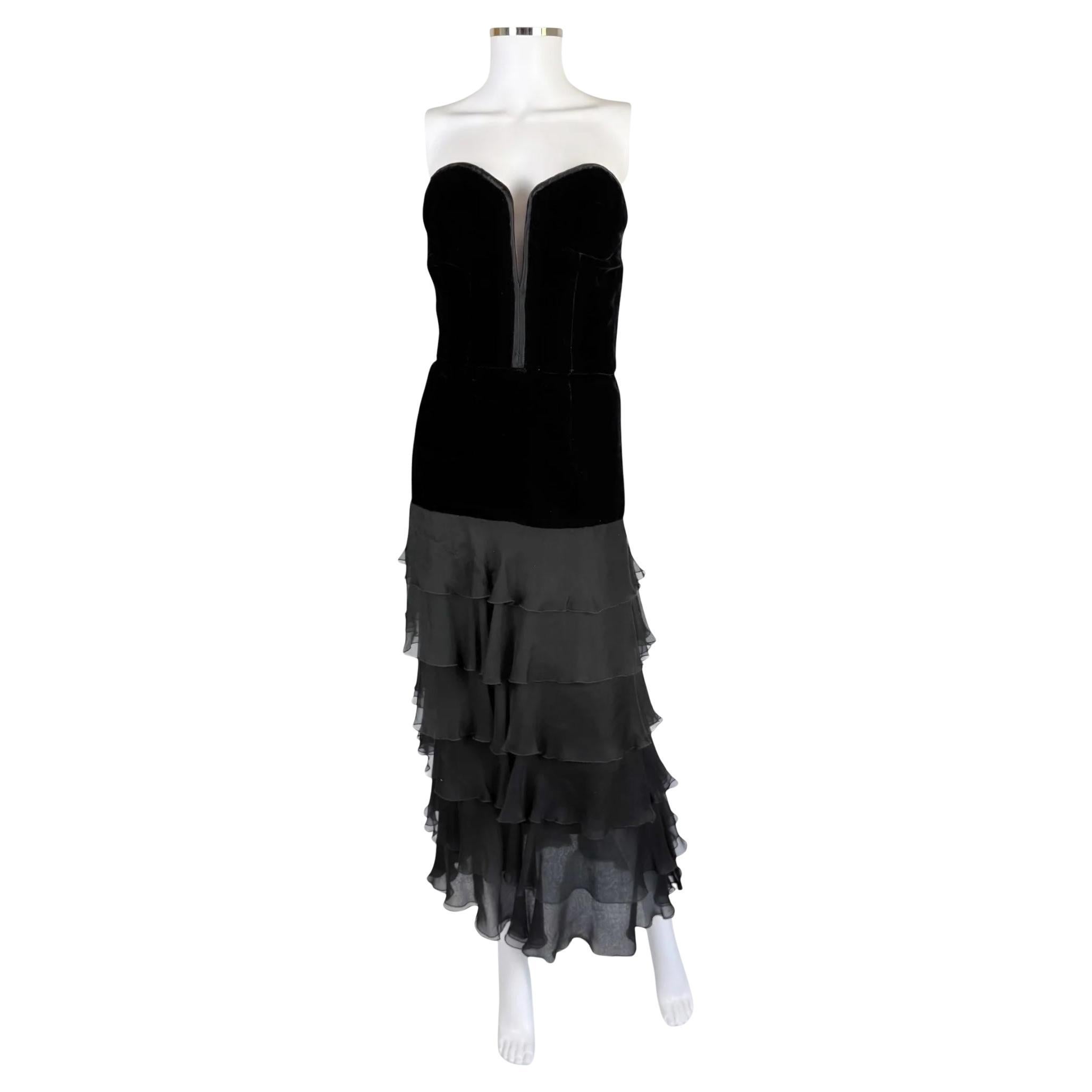 Vestido de noche de terciopelo y seda Valentino, FW 1995 en venta