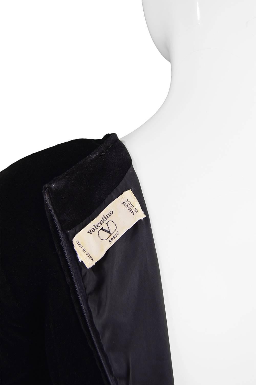 Valentino Vintage 1980's Black Velvet & Wool Long Sleeve Evening Party Dress For Sale 5