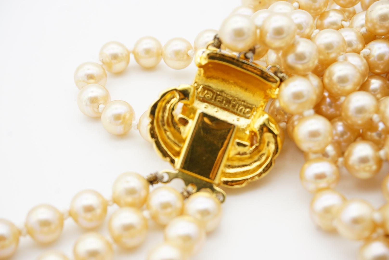 Valentino Vintage 1980s Golden Pearl Trio Strands Crystal Pendant Long Necklace en vente 10