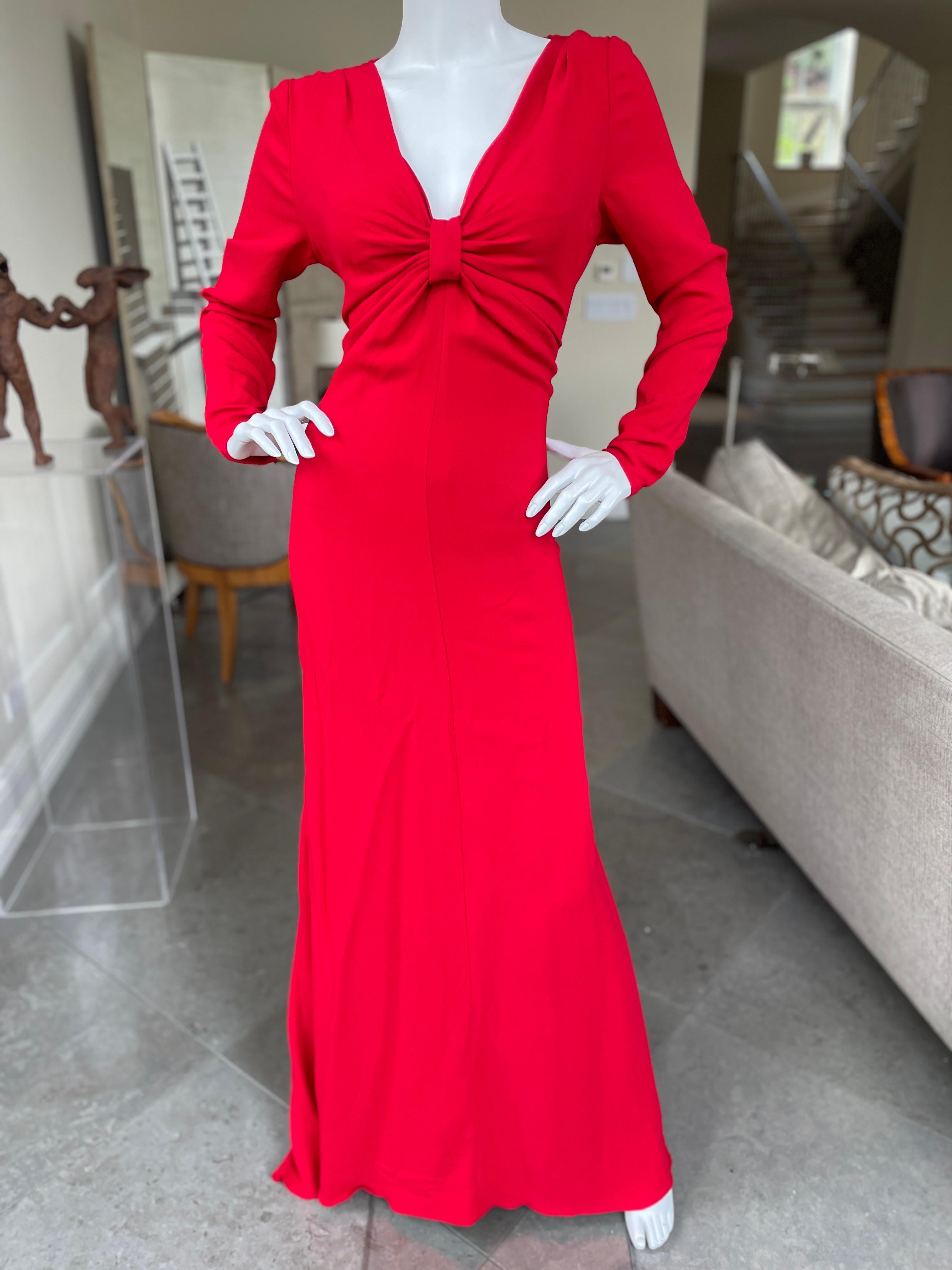 Valentino Vintage 1980's Plunging Red Crepe Evening Dress in Generous Size 12
        There is a lot of stretch, please refer to measurements.
This pools on the floor, and has not been shortened, it is 65