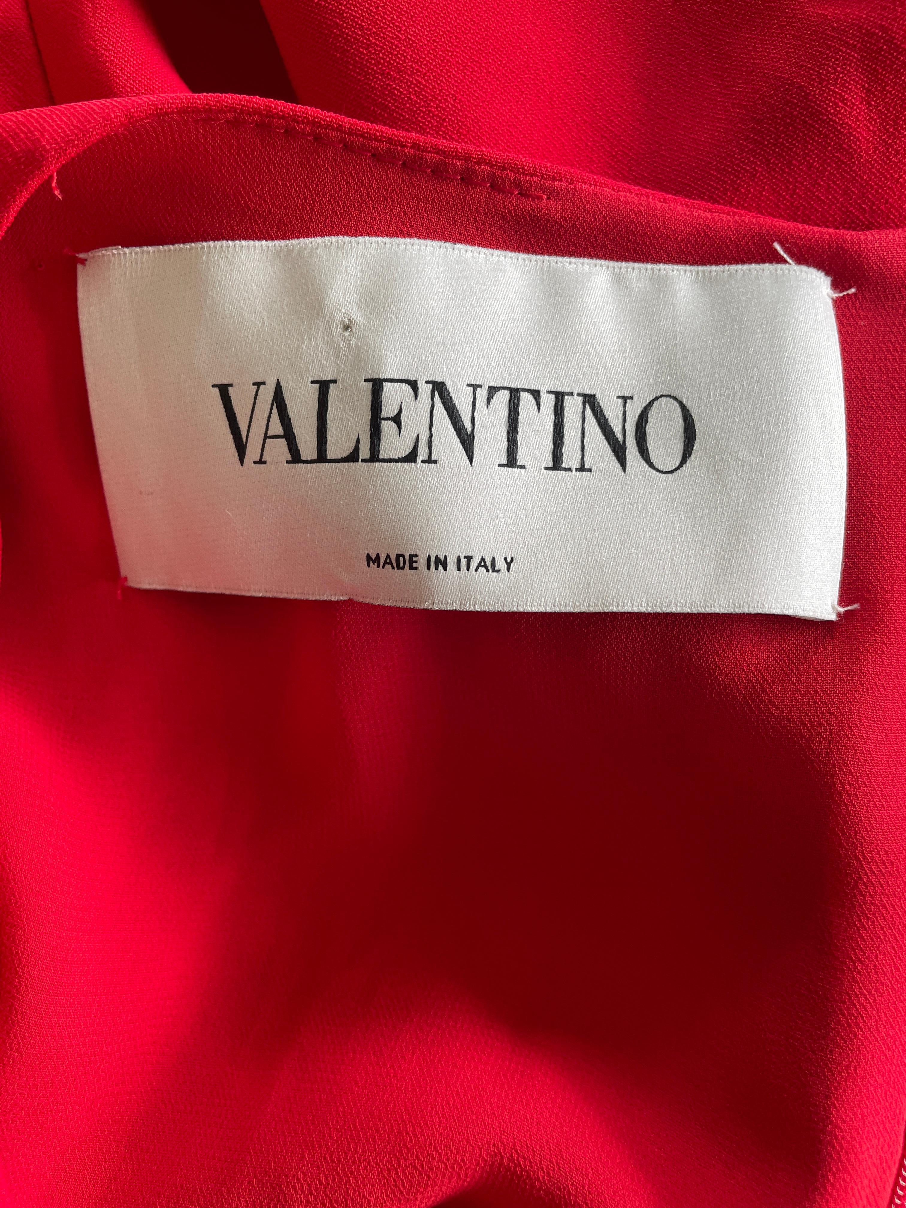 Valentino Vintage 1980's Plunging Red Crepe Evening Dress in Generous Size 12 For Sale 4