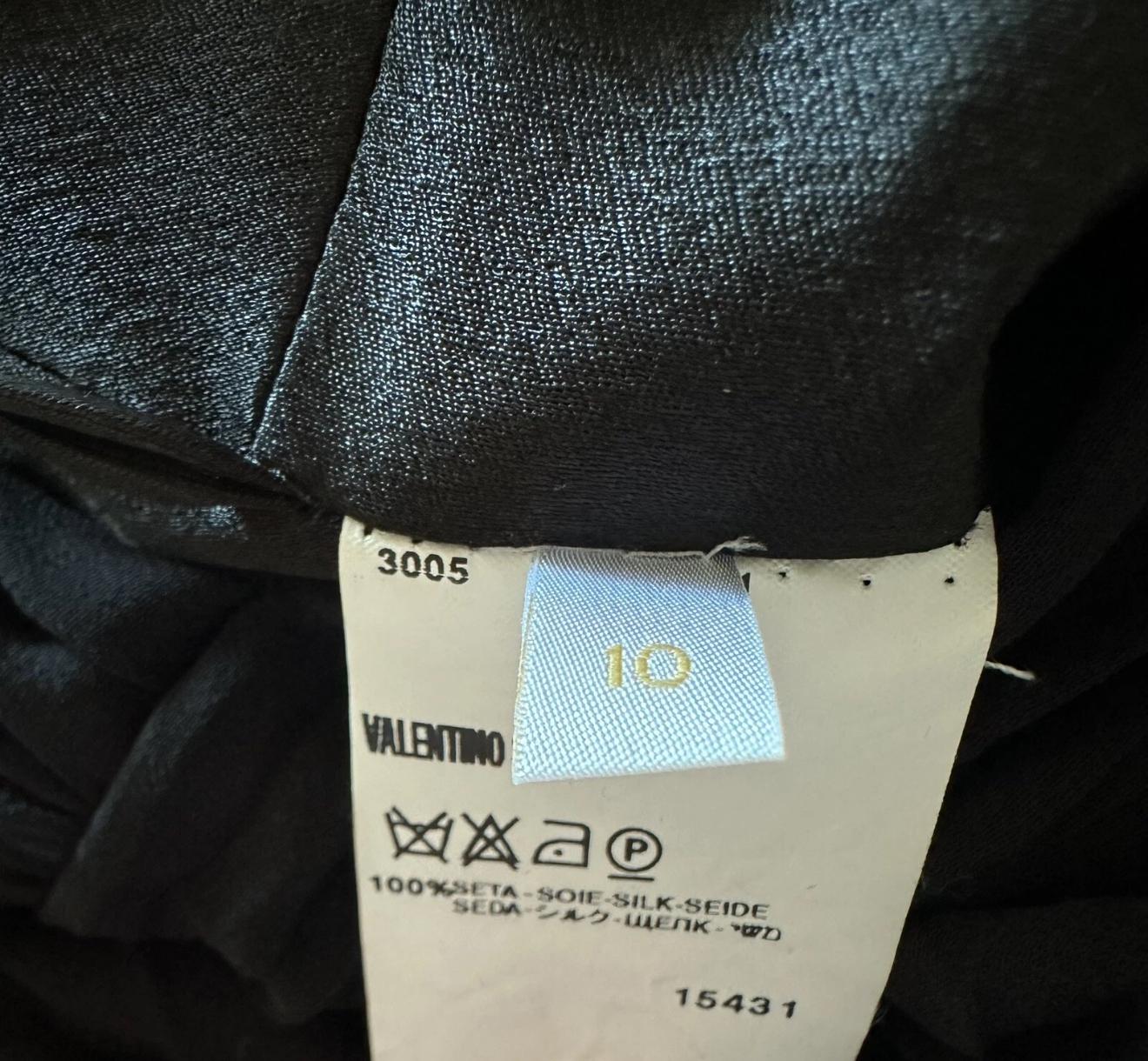 VALENTINO Vintage 2000s Pleated Silk Chiffon Evening Dress w/ Twist Front Bodice For Sale 1