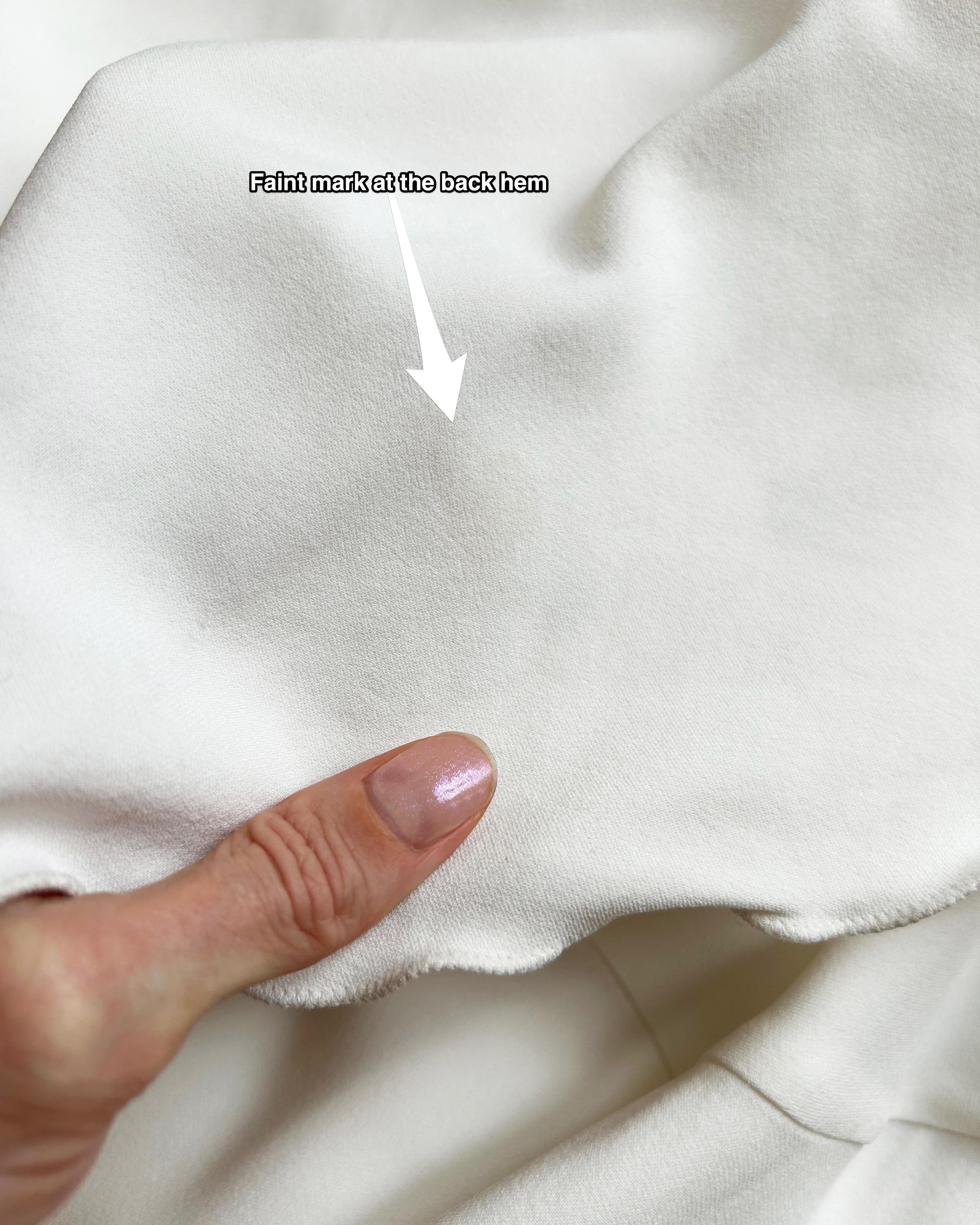 Valentino vintage dos nu blanc ivoire robe de mariée ajustée avec traîne en vente 14