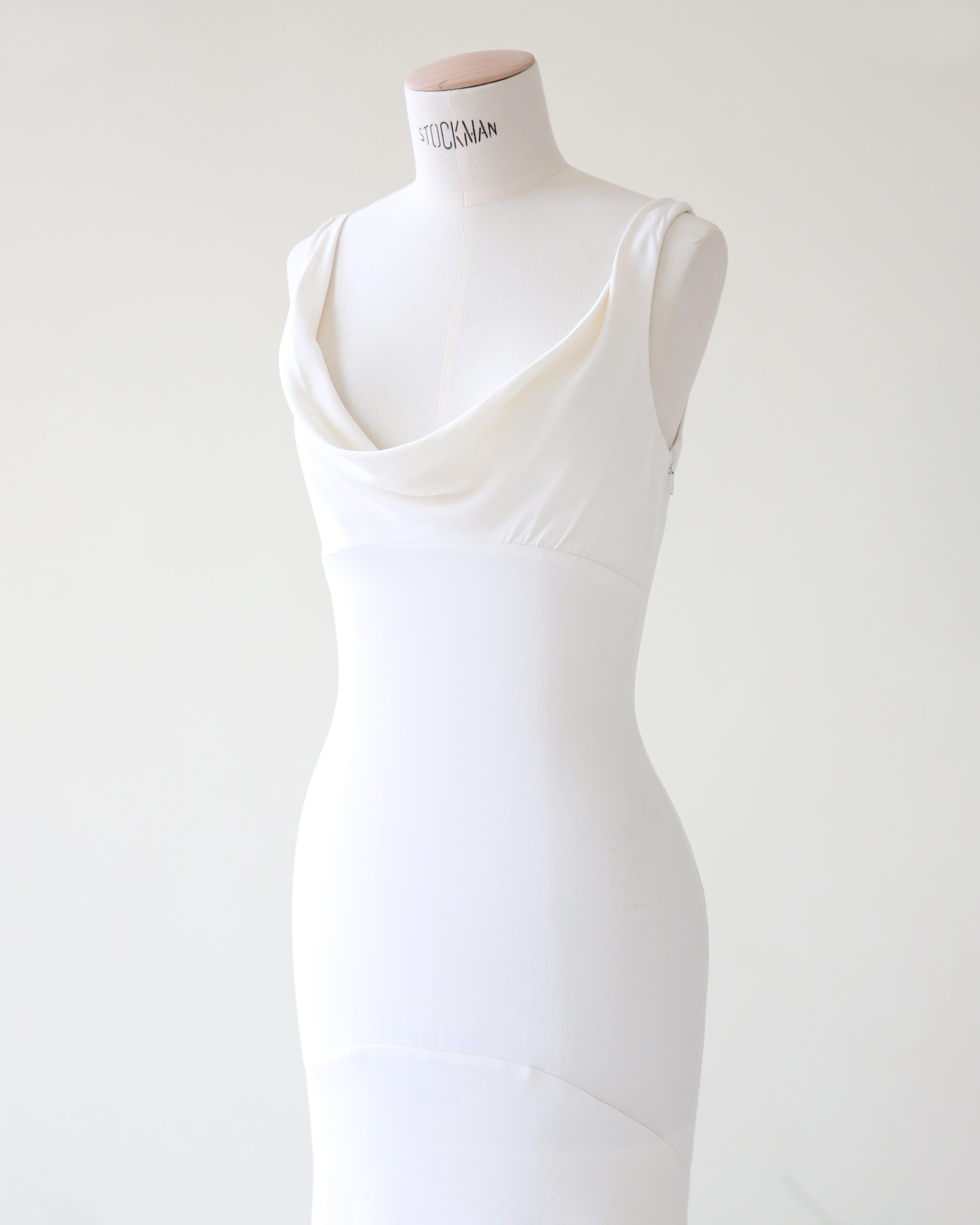 Valentino vintage dos nu blanc ivoire robe de mariée ajustée avec traîne Pour femmes en vente