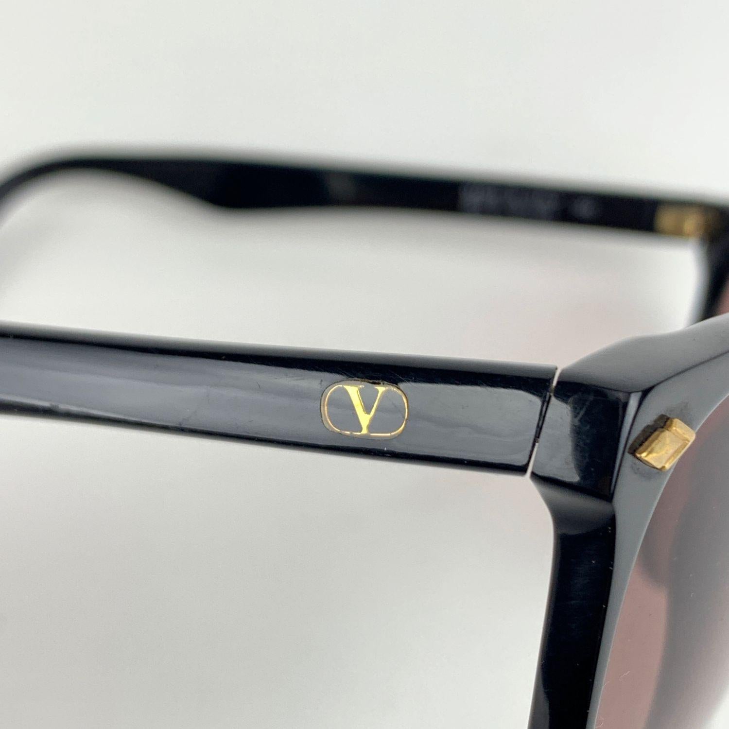Valentino Vintage Black Acetate Classic Sunglasses 564 55/22 140 mm In New Condition In Rome, Rome