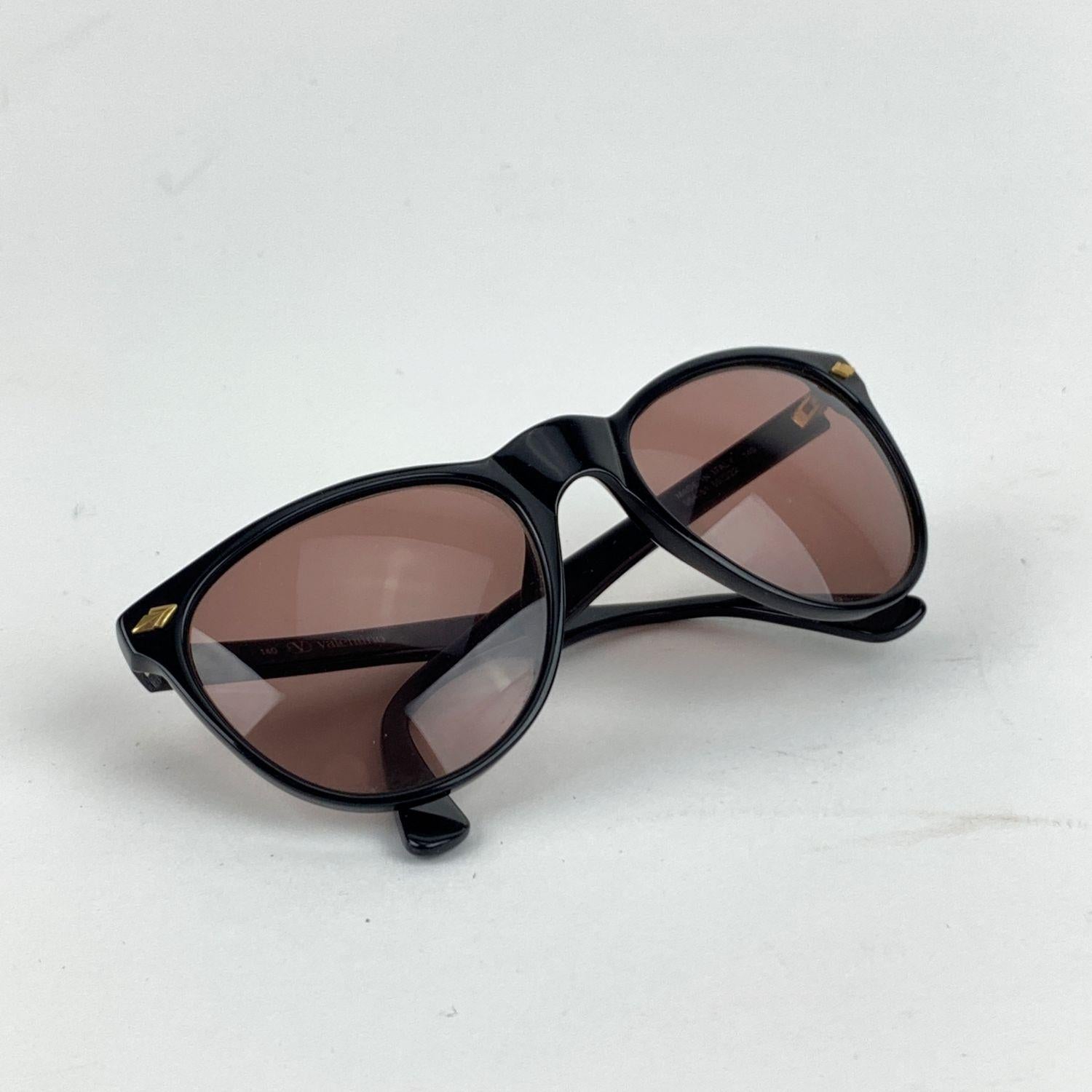 Women's Valentino Vintage Black Acetate Classic Sunglasses 564 55/22 140 mm