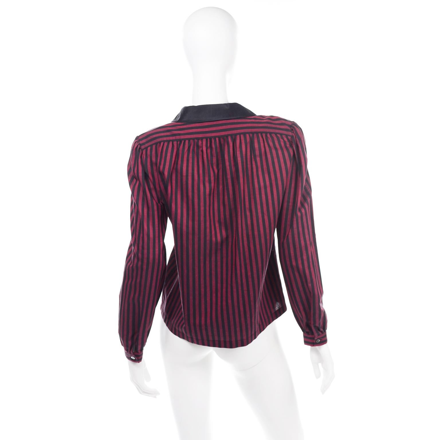 Valentino Vintage Schwarz und Rot gestreifte Bluse aus Baumwolle und Seide mit Knopfleiste vorne Damen im Angebot