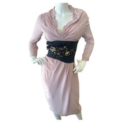 Valentino - Robe en soie rose poussiéreux vintage avec ceinture Obi ornée de bijoux