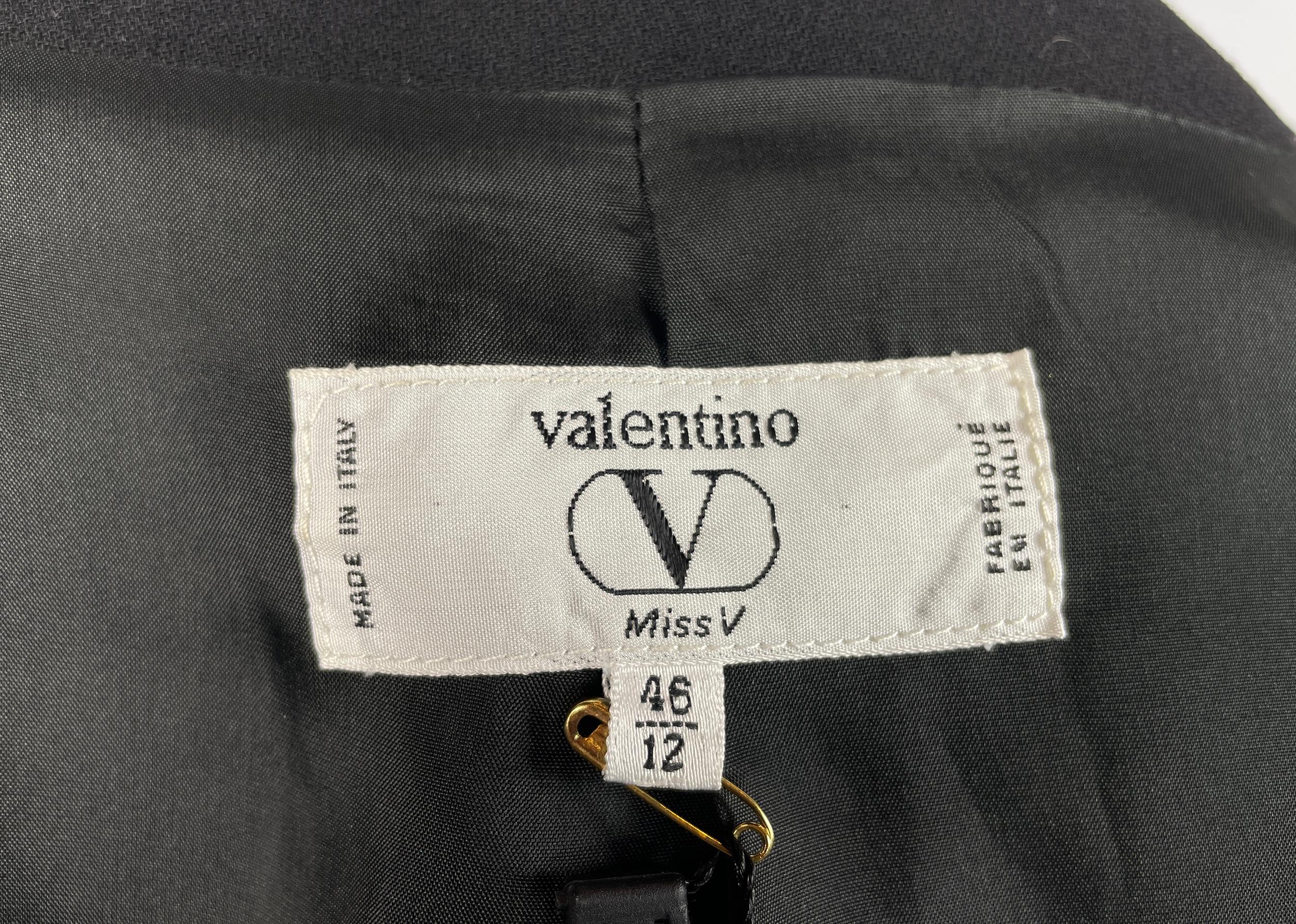 Valentino Vintage Figural Neckline Wool Blazer, 1990s For Sale 1
