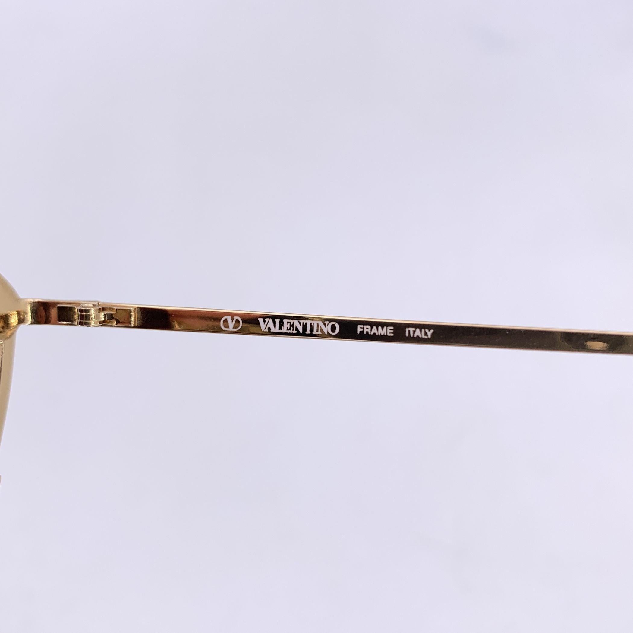 Valentino Vintage Gold Metall Grün Sonnenbrille Mod. V390 54/17 135mm (Grau) im Angebot
