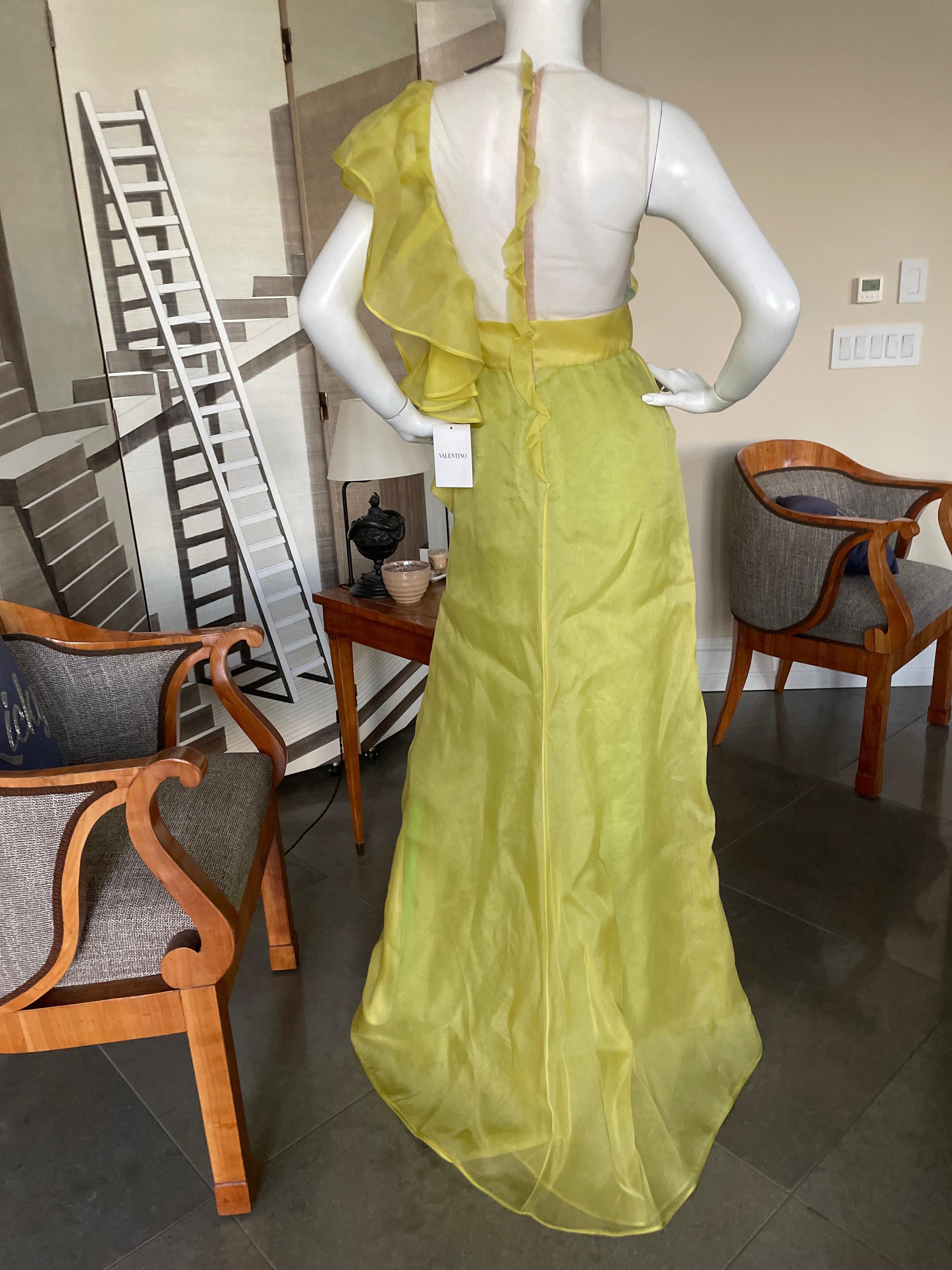 Valentino Vintage Green Silk Evening Dress with Sheer Bodice and Grand Ruff For Sale 7
