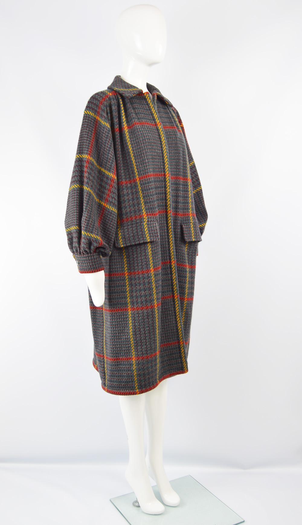 Women's Valentino Vintage Grey Checked Wool Oversized Gathered Back Coat, 1980s For Sale