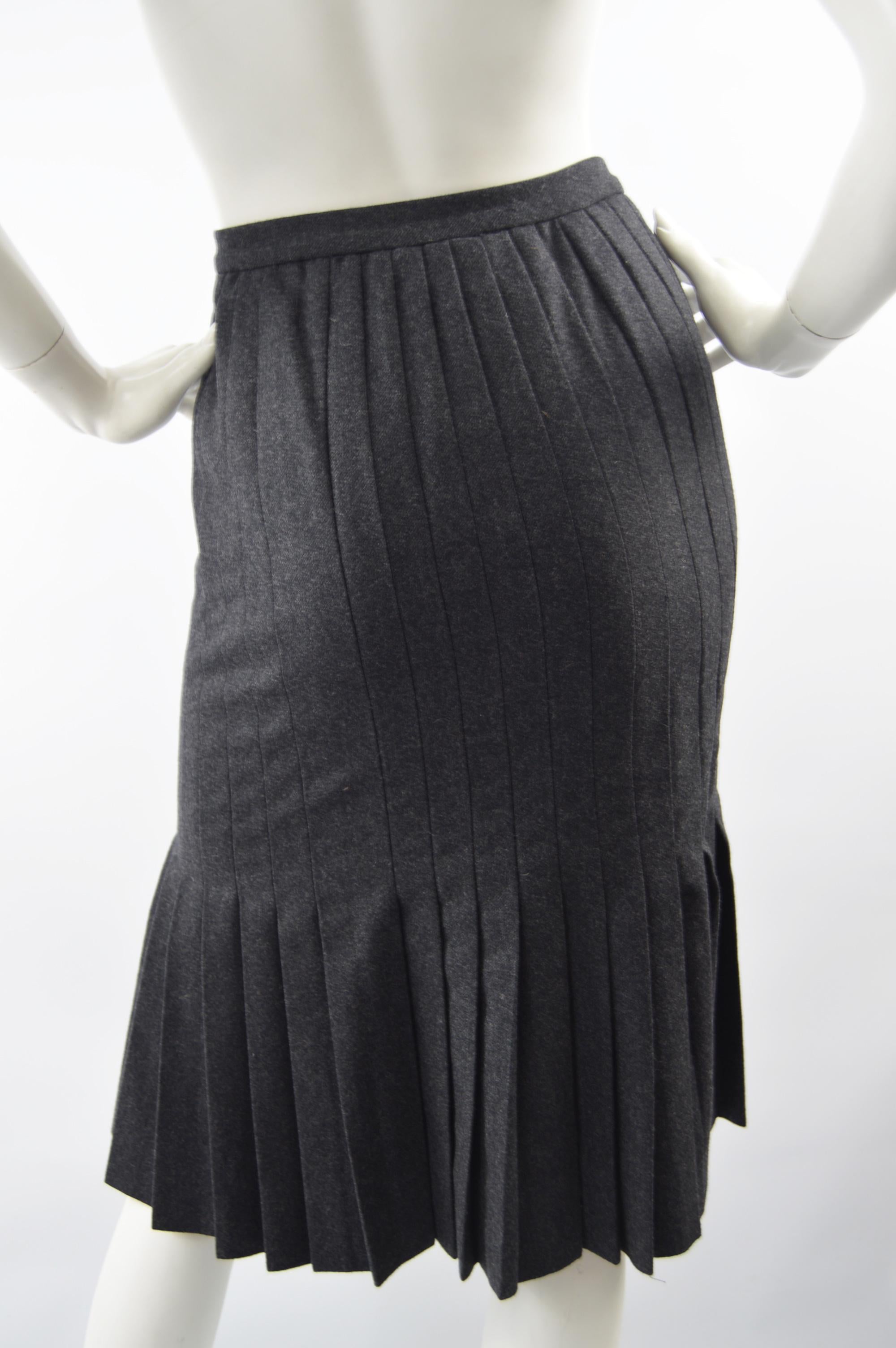 Valentino Vintage Grey Wool Pleated Skirt 3